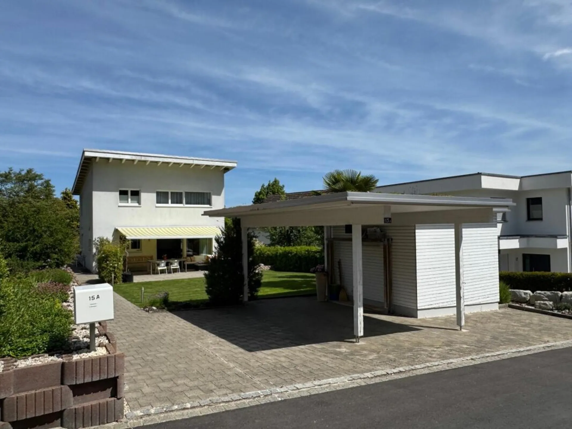 Freistehendes Einfamilienhaus an erhöhter und ruhiger Lage