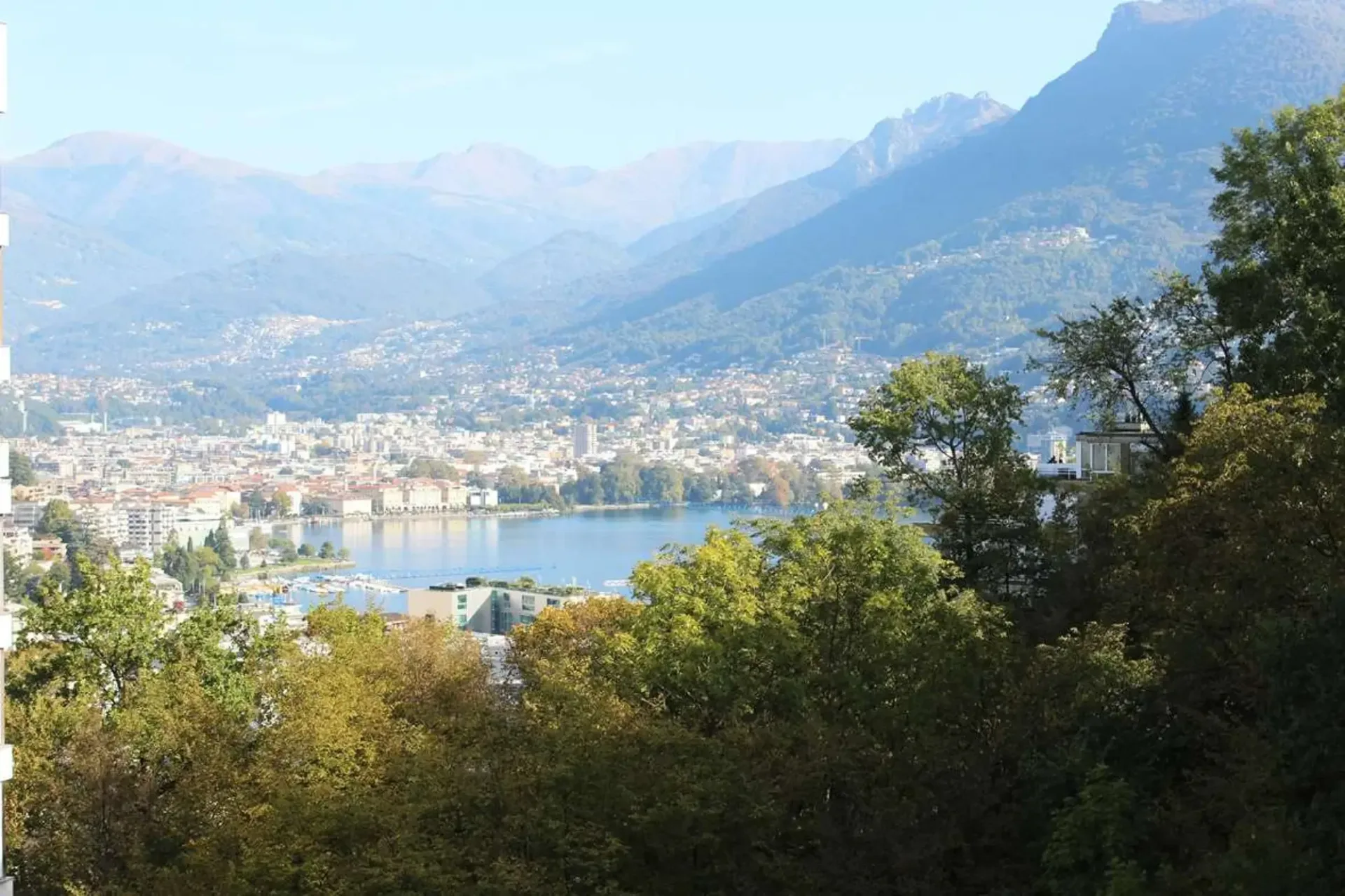 Lugano Pazzallo: modernes 4,5-Zimmer-Wohnung mit Seeblick
