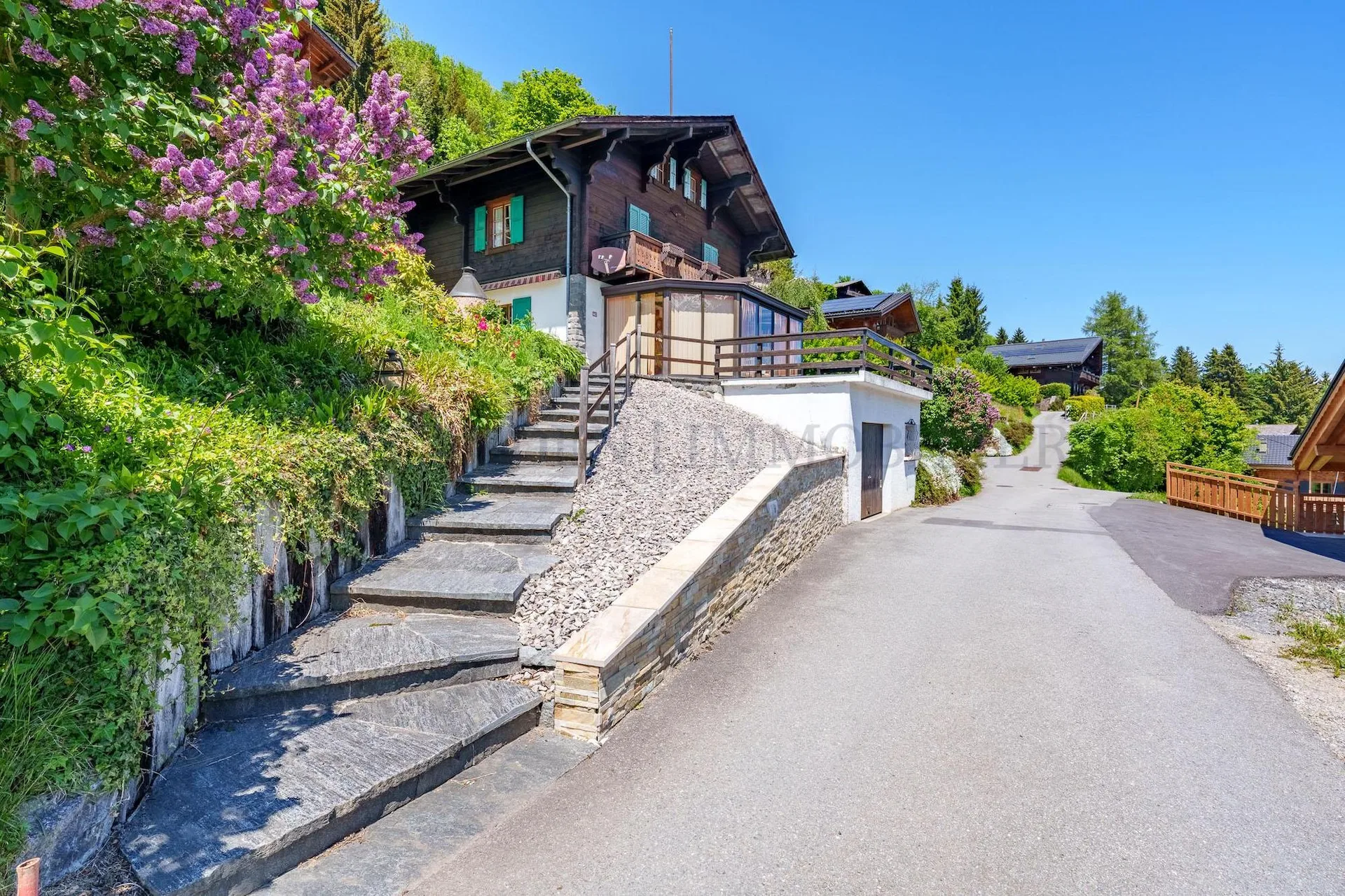 Chalet authentique avec vue panoramique sur les montagnes, proche des pistes des Portes du Soleil