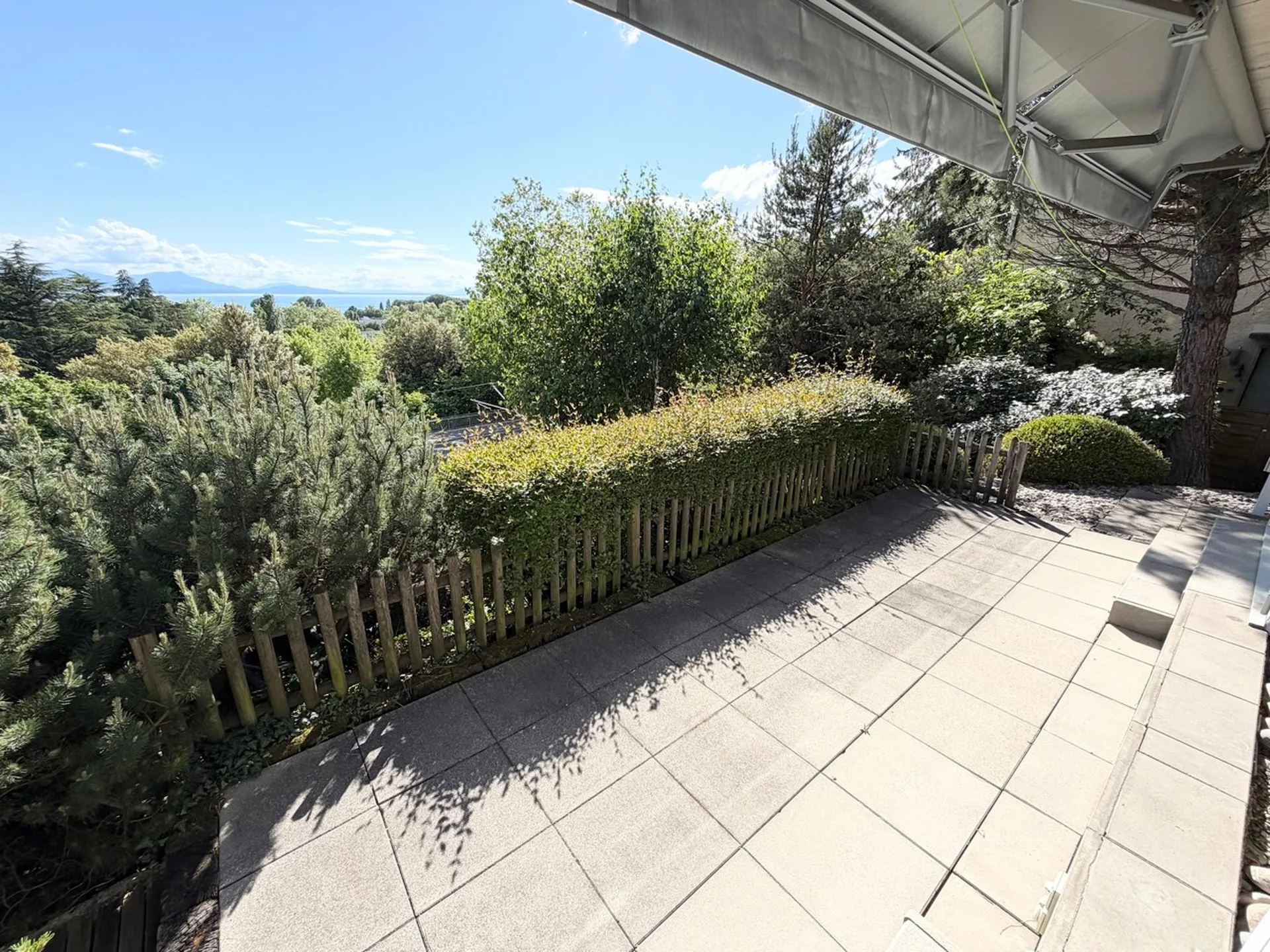 Bel appartement de 3.5 pièces de 100 m2 avec terrasse