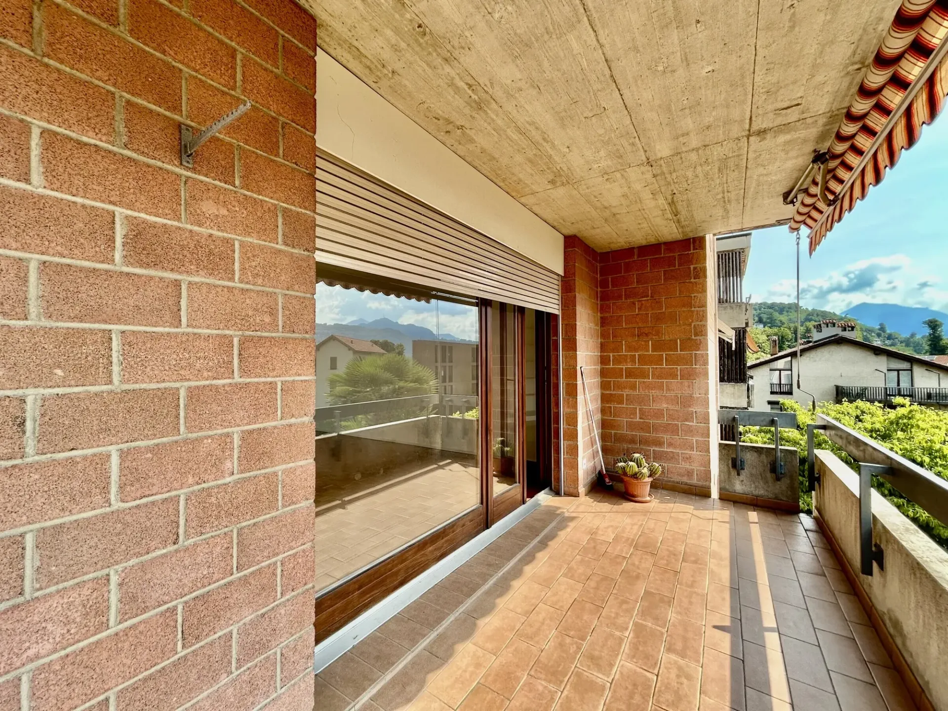 AFFITTASI AMPIO 4.5 LOCALI RINNOVATO CON TERRAZZA A MAGLIASO