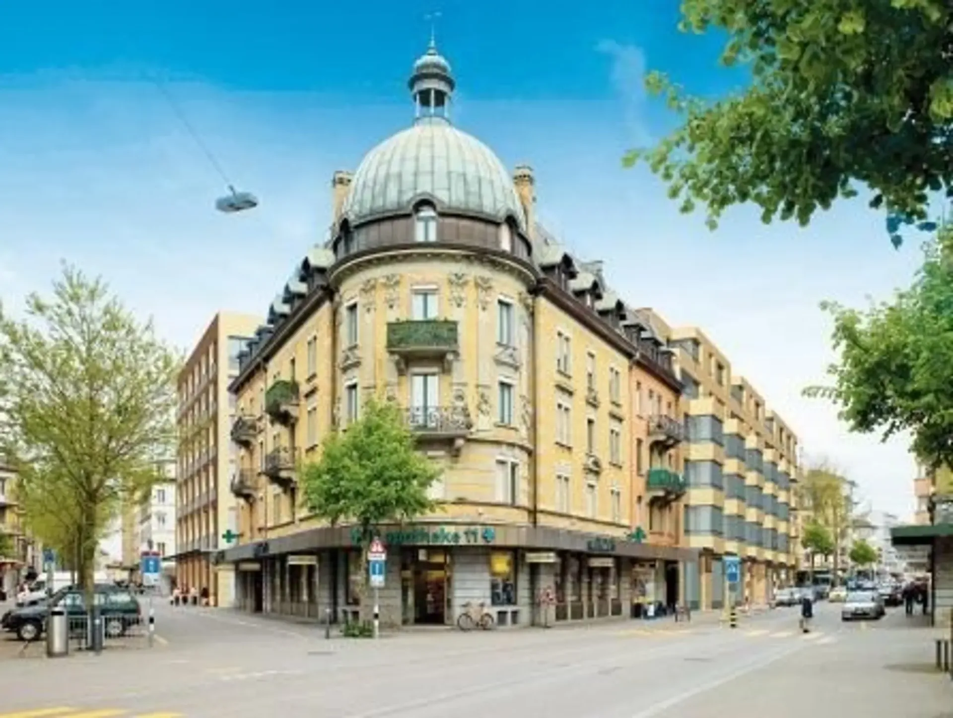 Neusanierte Stadtwohnung unmittelbar beim Bahnhof/Marktplatz Oerlikon!