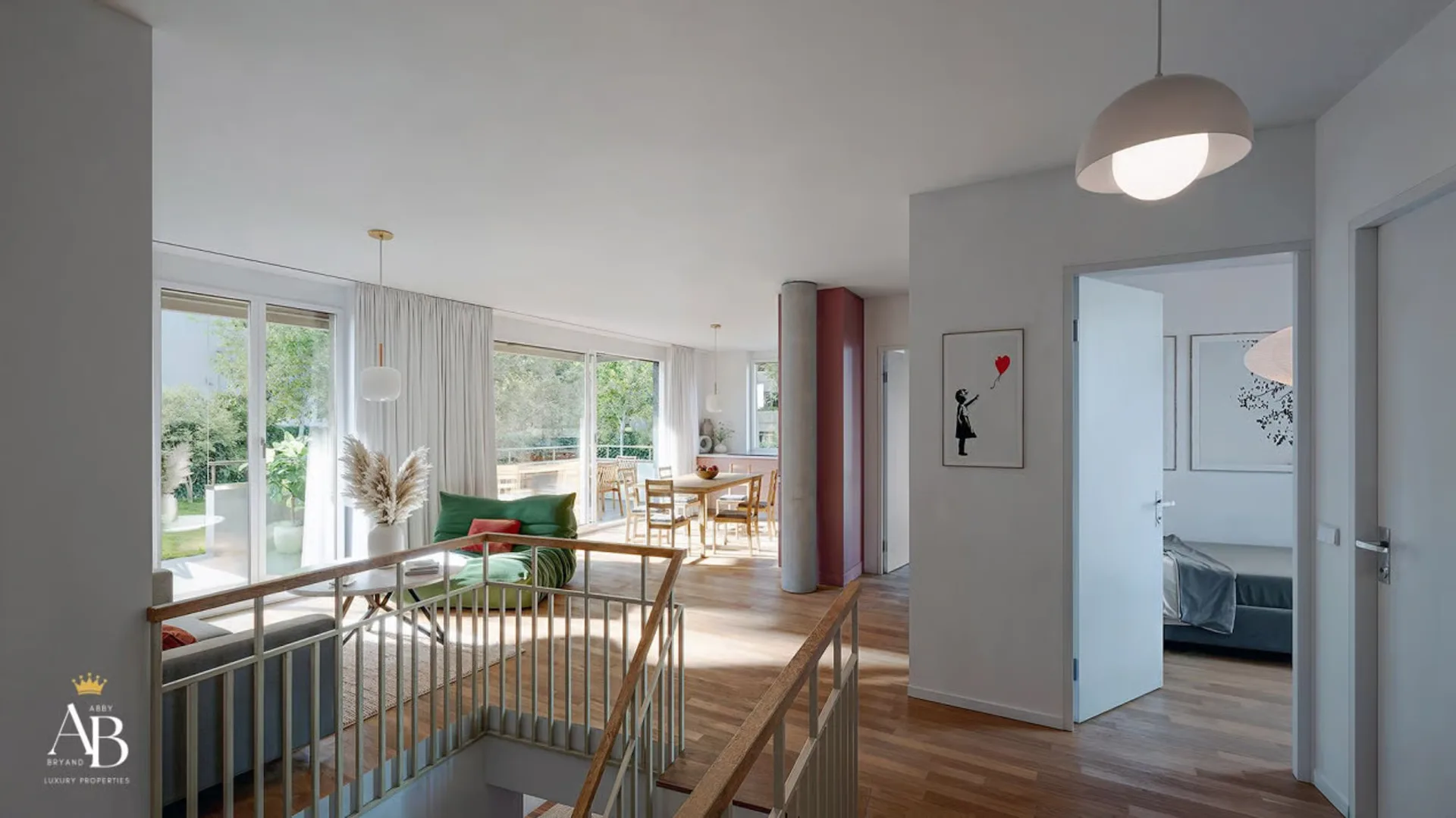 Sublime attique traversant de 5 pièces avec terrasse