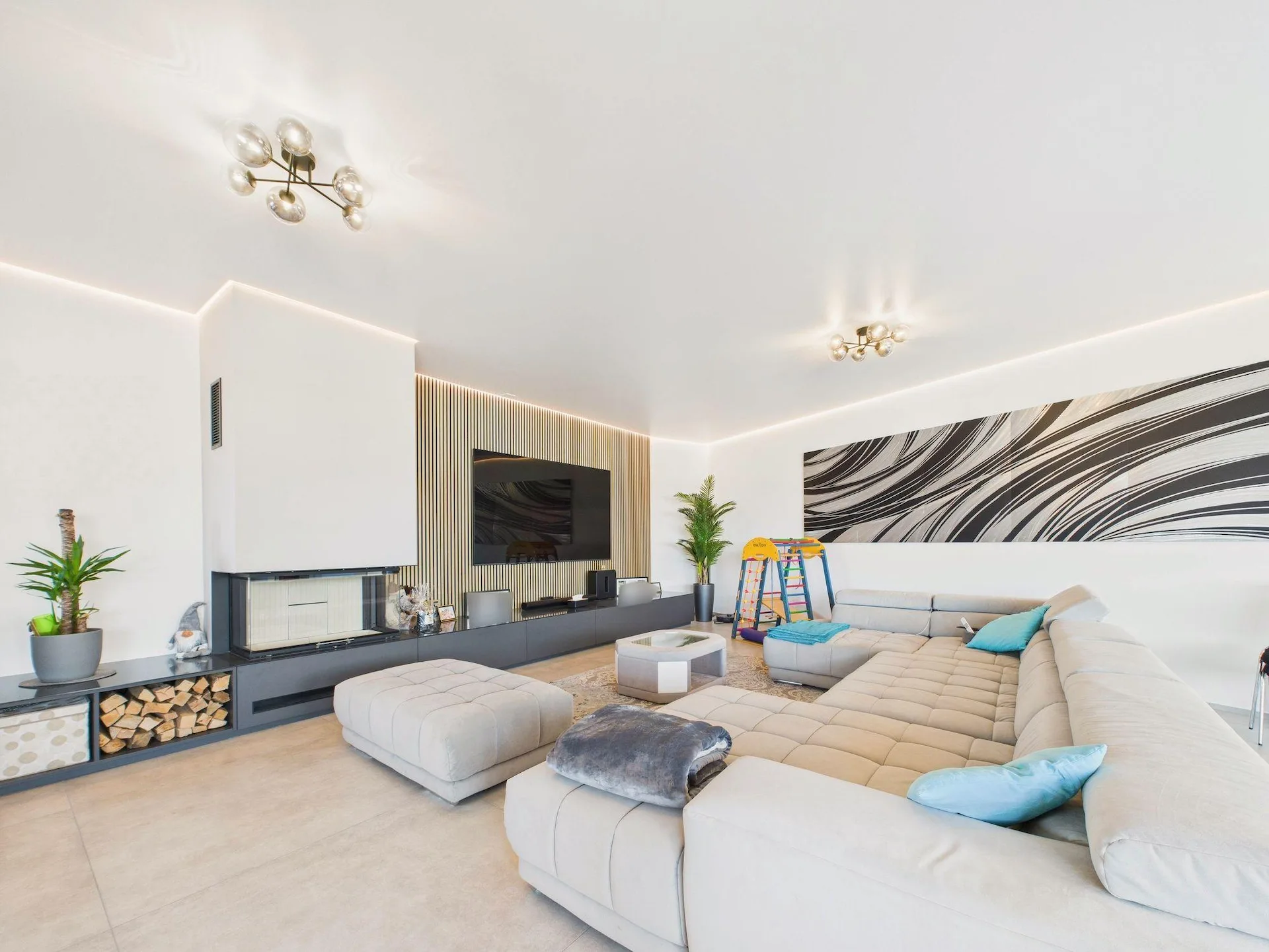 Exklusive 5.5-Zimmer-Neubau-Wohnung mit Kamin, Sauna und Seeblick in Bottighofen