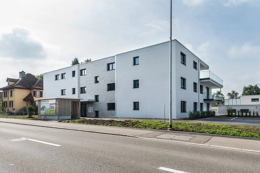 Grosszügige 4.5 Zimmerwohnung mit Sitzplatz