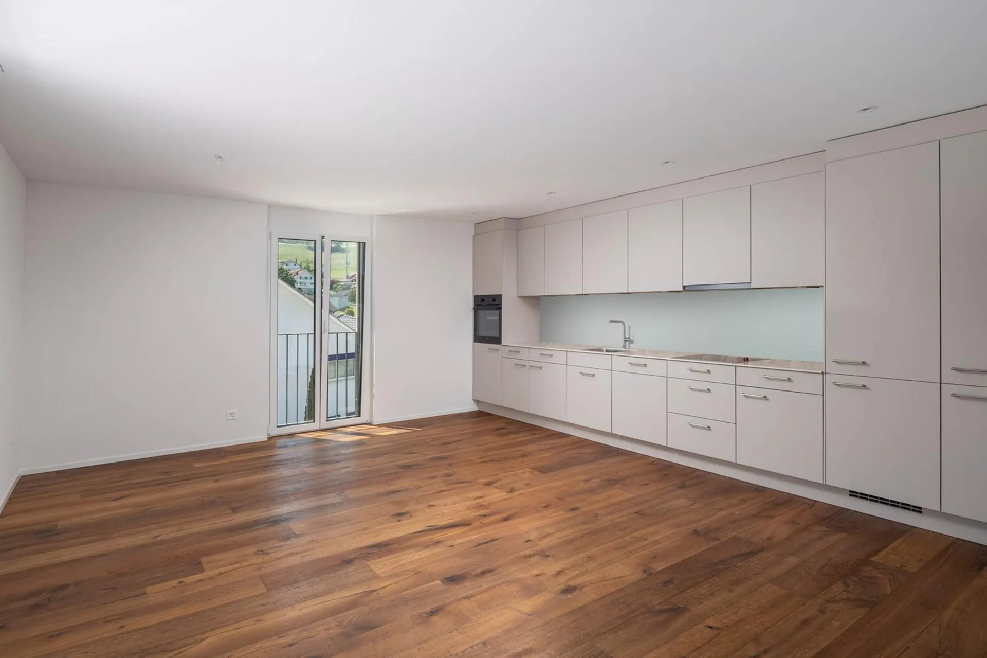 Erstklassige neuwertige Wohnung im schönen Reitnau zu vermieten