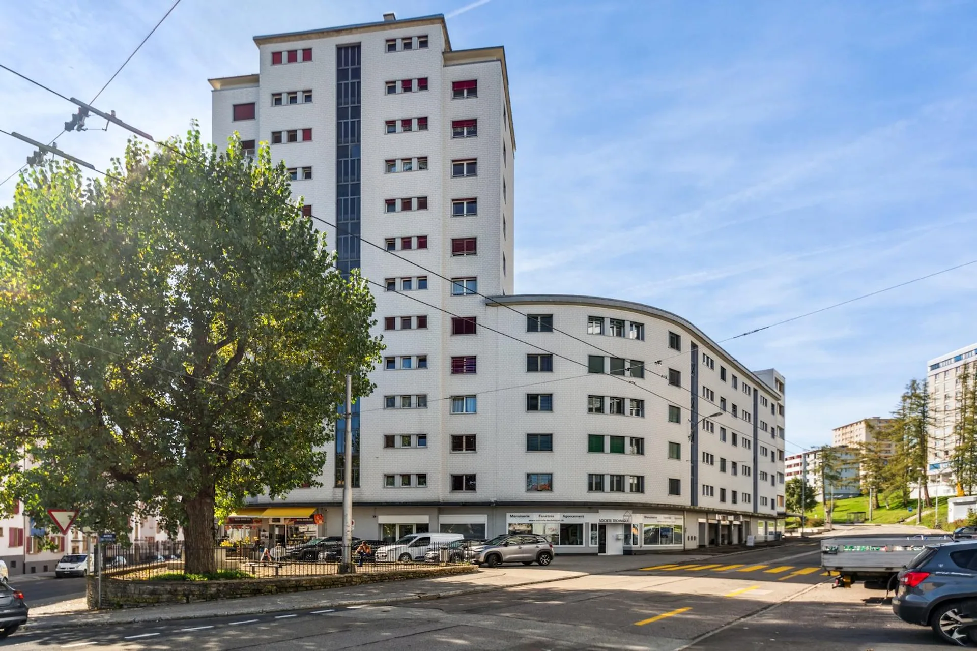 Geräumige 4-Zimmer-Wohnung im 8. Stock mit Aufzug