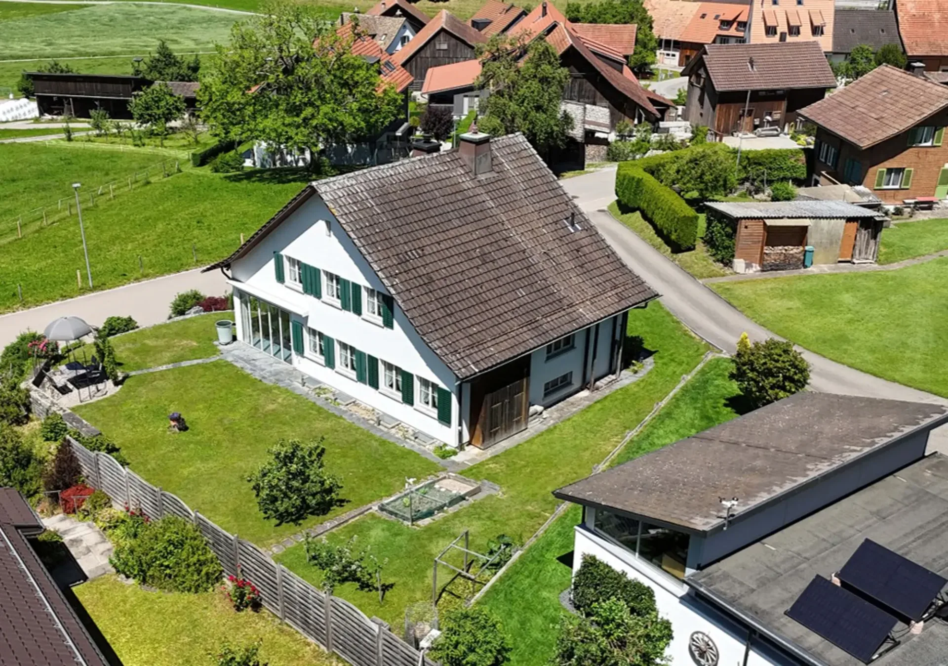 Einfamilienhaus mit grossem Garten, Fernsicht und zusätzlichem Ausnützungspotenzial