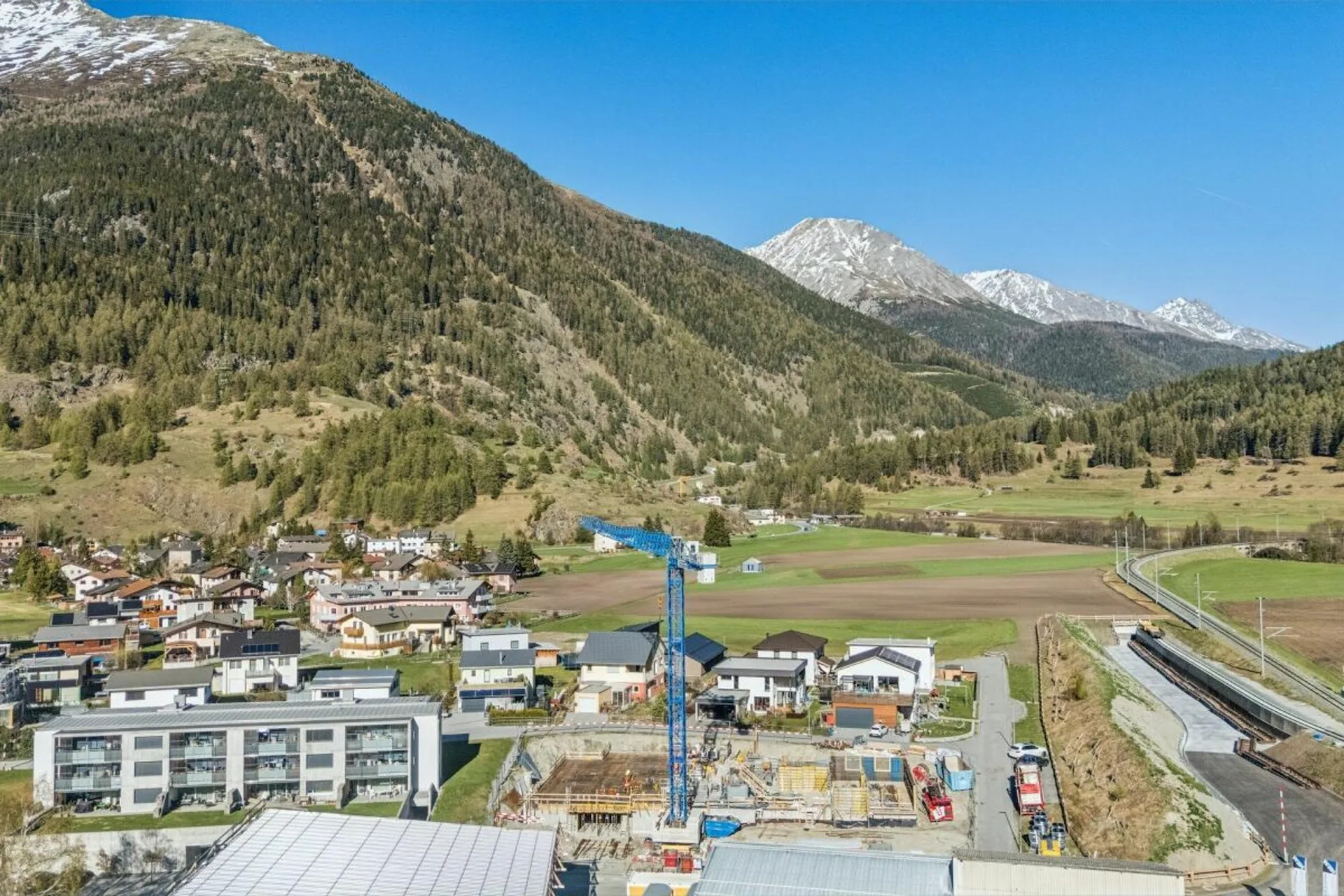 Modernes Wohnen mit Weitblick - attraktive 2.5-Zimmer-Wohnung in Zernez