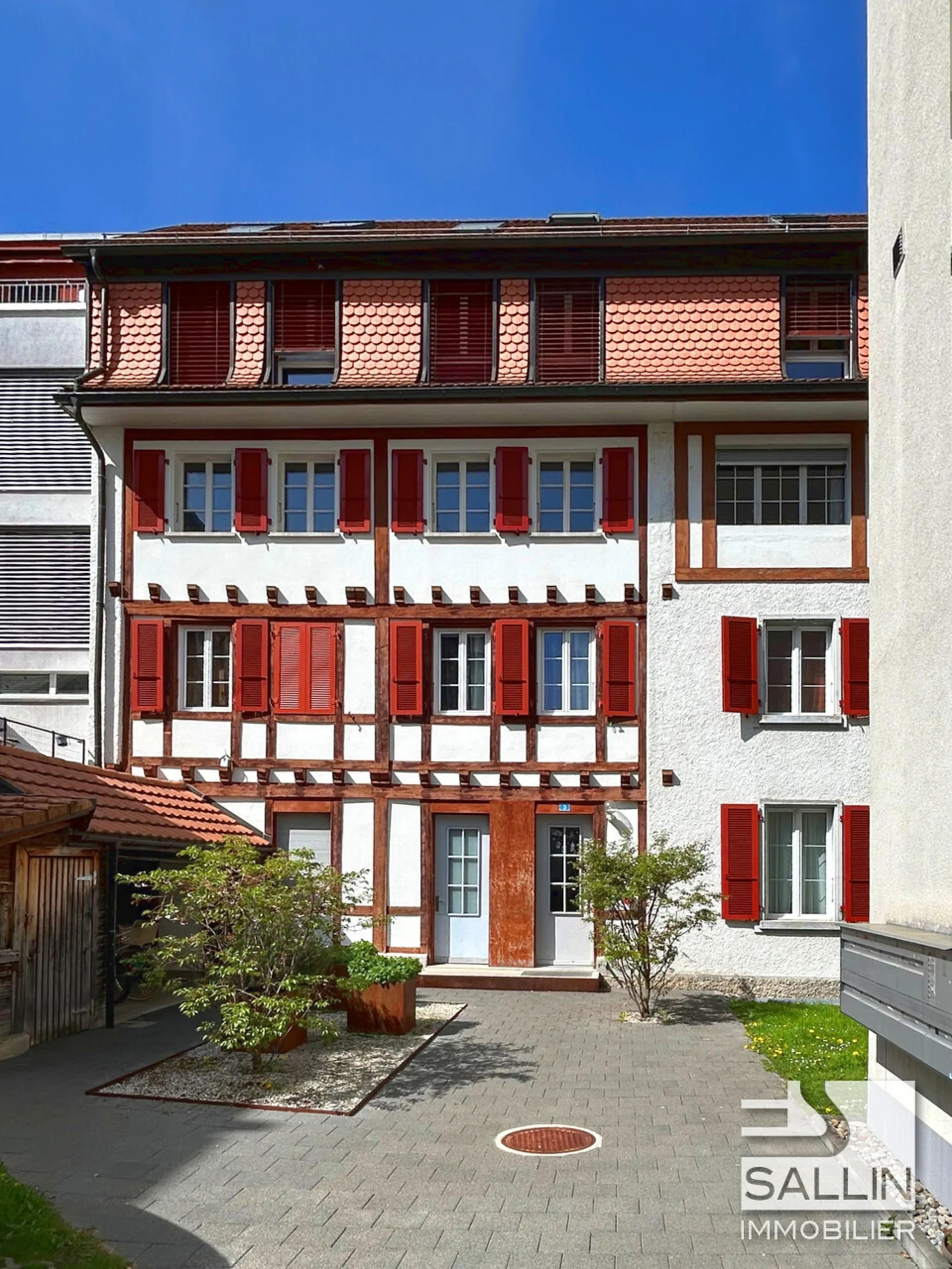 LUMINEUX APPARTEMENT DE 3½ PIECES MANSARDE