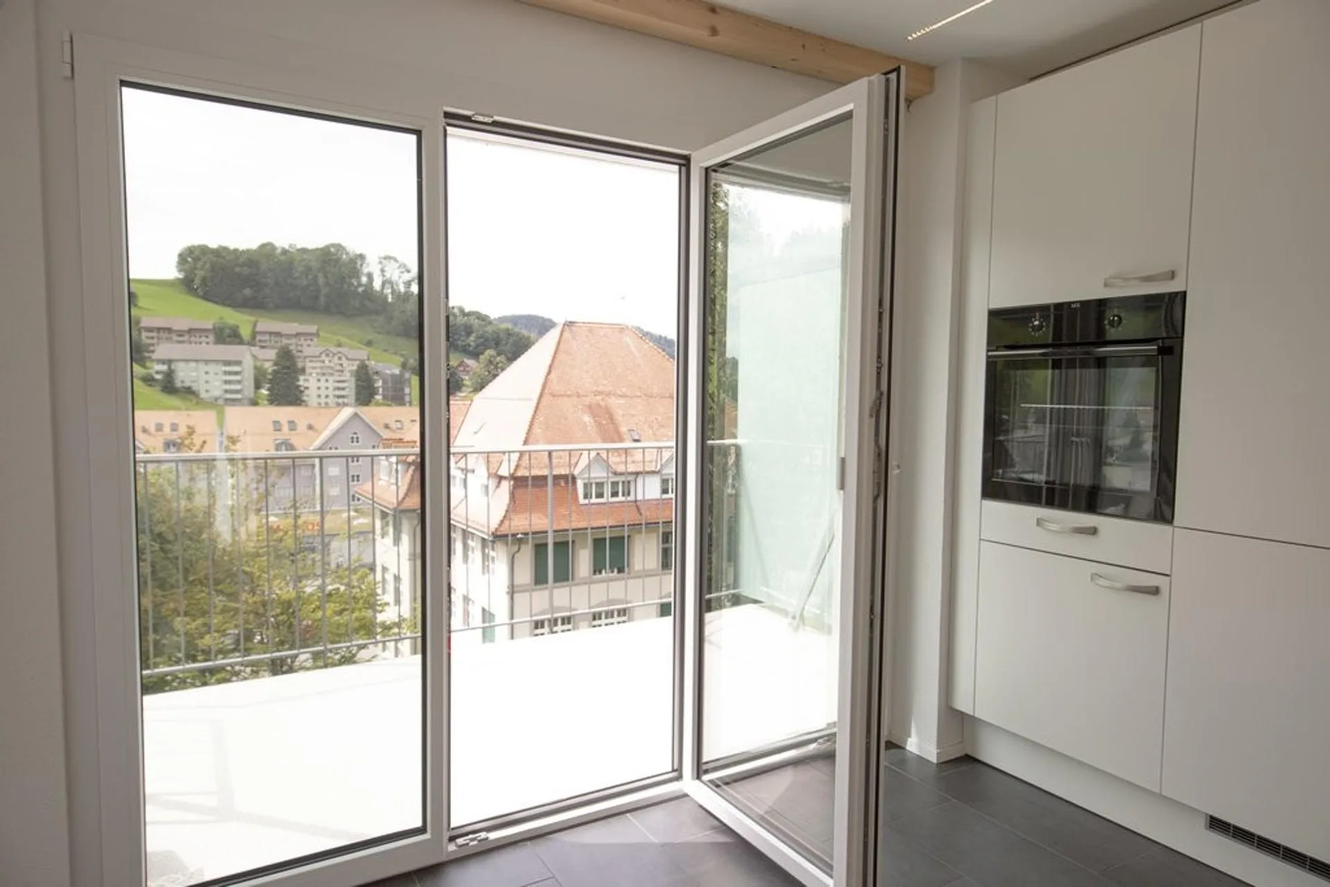 Charming apartment with balcony and washing tower for rent