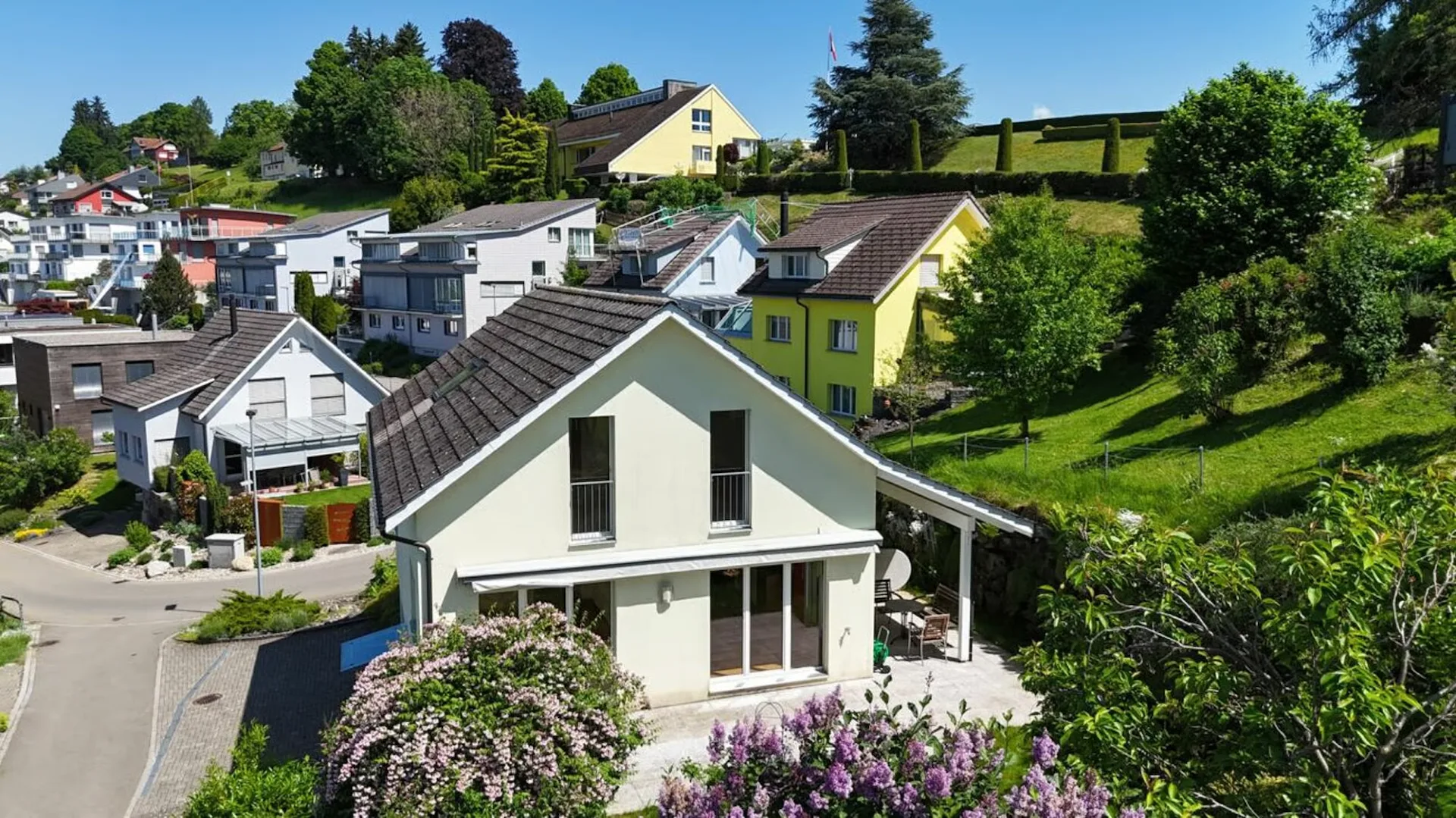 Gepflegtes Einfamilienhaus mit Einliegerwohnung an sonniger Aussichtslage in Herisau