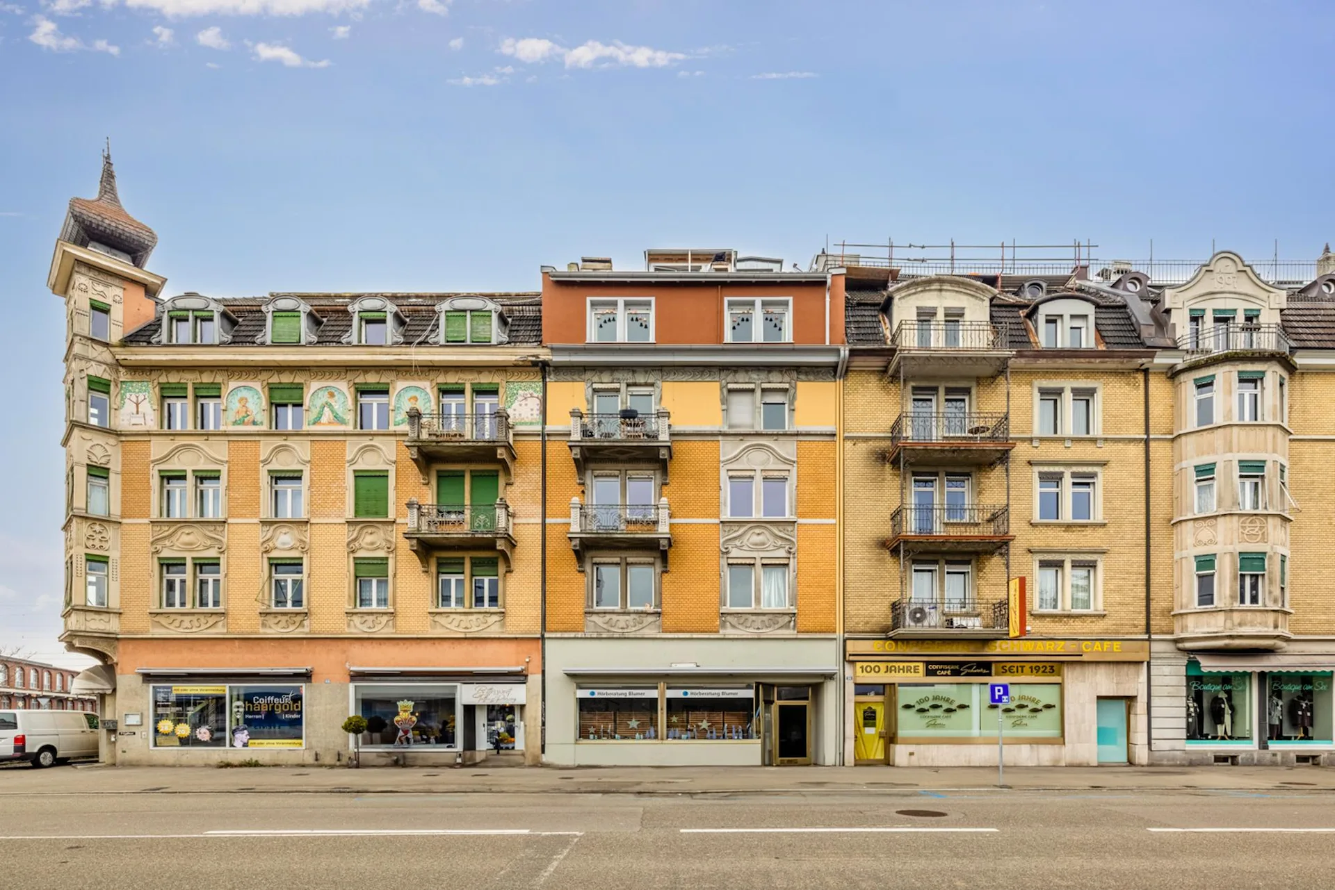 Grosszügige 3.5-Zimmer Wohnung mit schöner Dachterasse