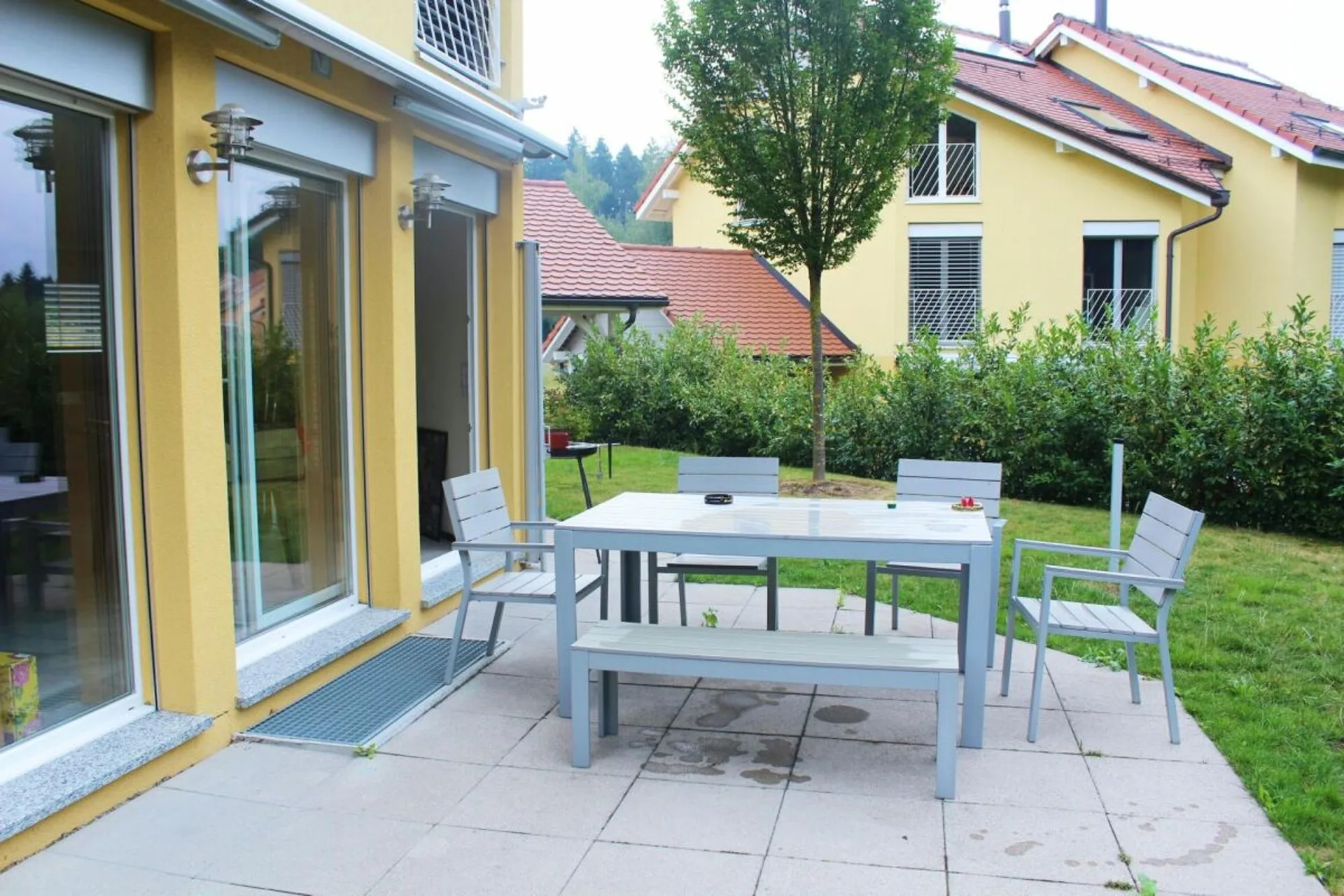 Möbliertes Zimmer gegenüber der EHL