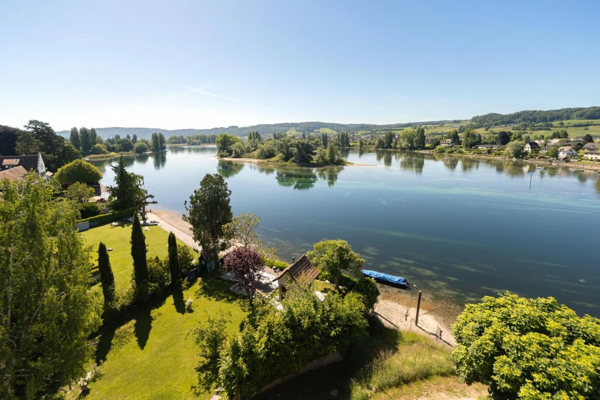 Klimatisierte 2.5 Zimmerwohnungen mit Concierge, Fitness und Pool