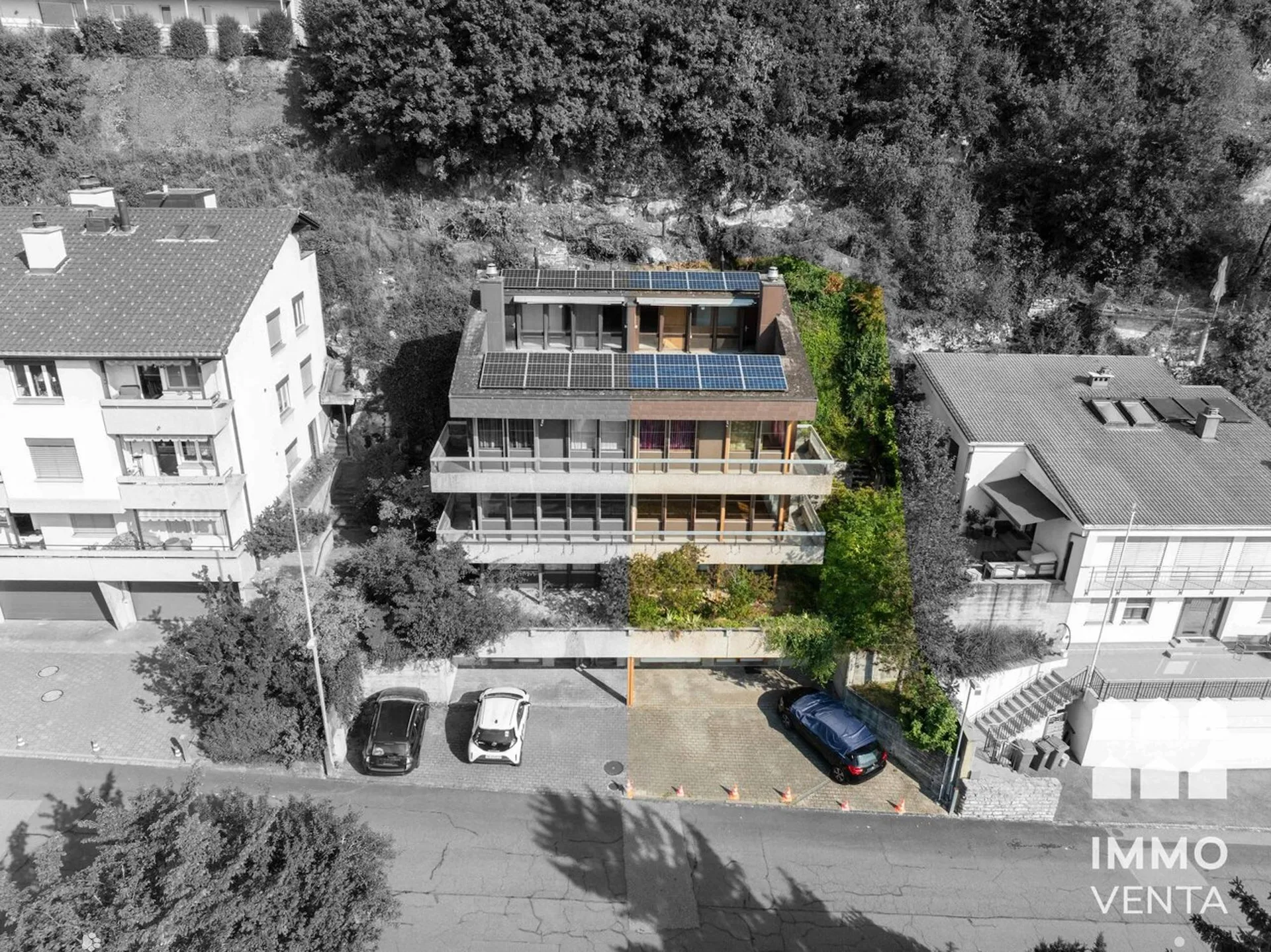Gestaltungsfreie Haushälfte mit Dachterrasse über Biel