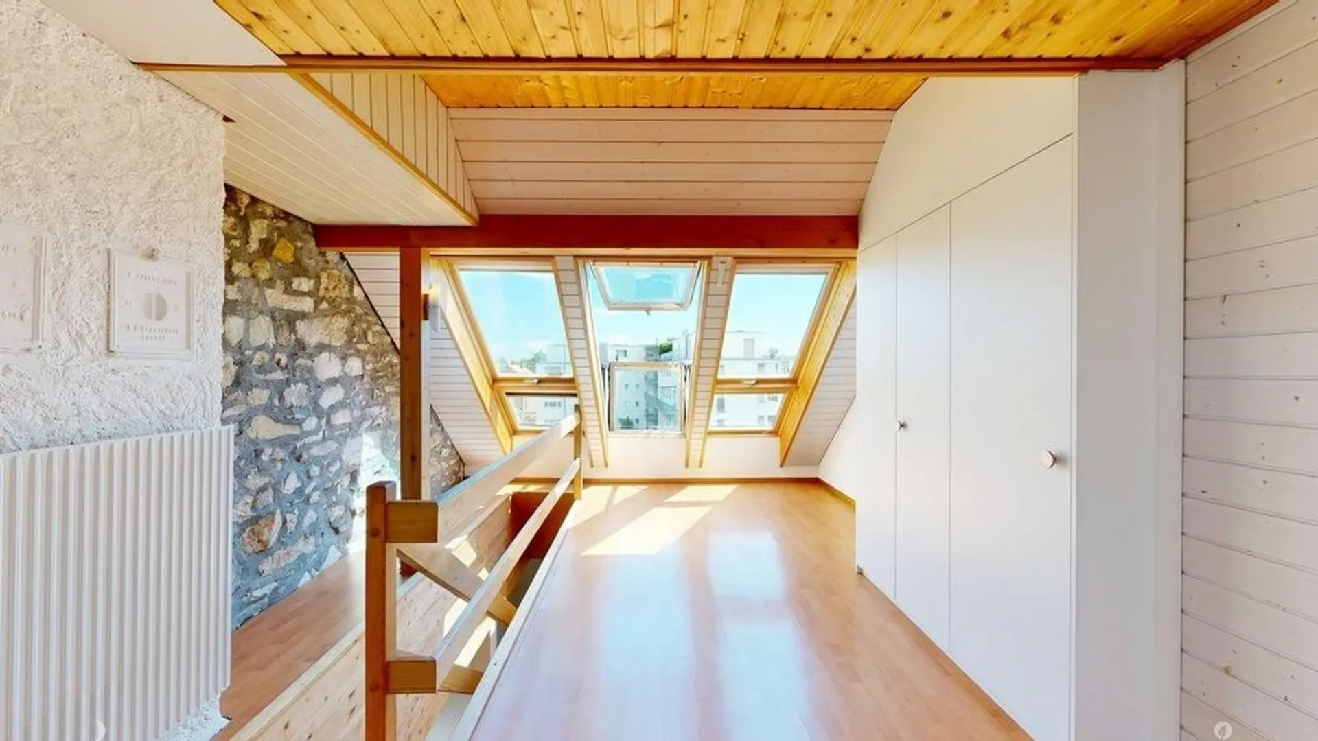 Helle Wohnung mit Charme und Galerie - Stadt und Natur vereint
