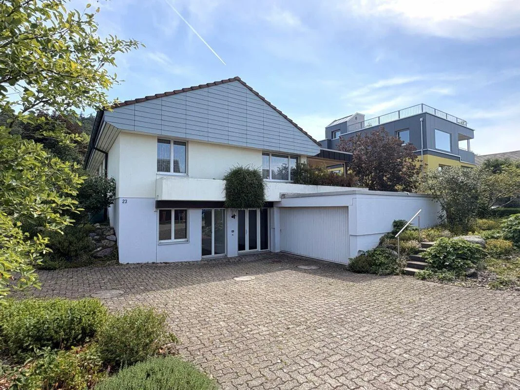 Grosszügiges Einfamilienhaus mit viel Potenzial an ruhiger Wohnlage...