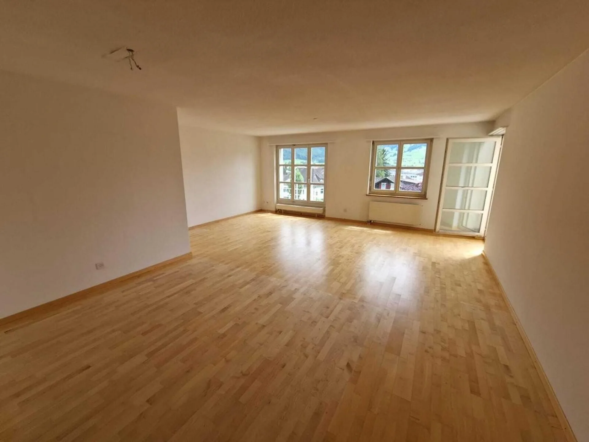 Grosszügige 4.5-Zimmer-Wohnung zu vermieten