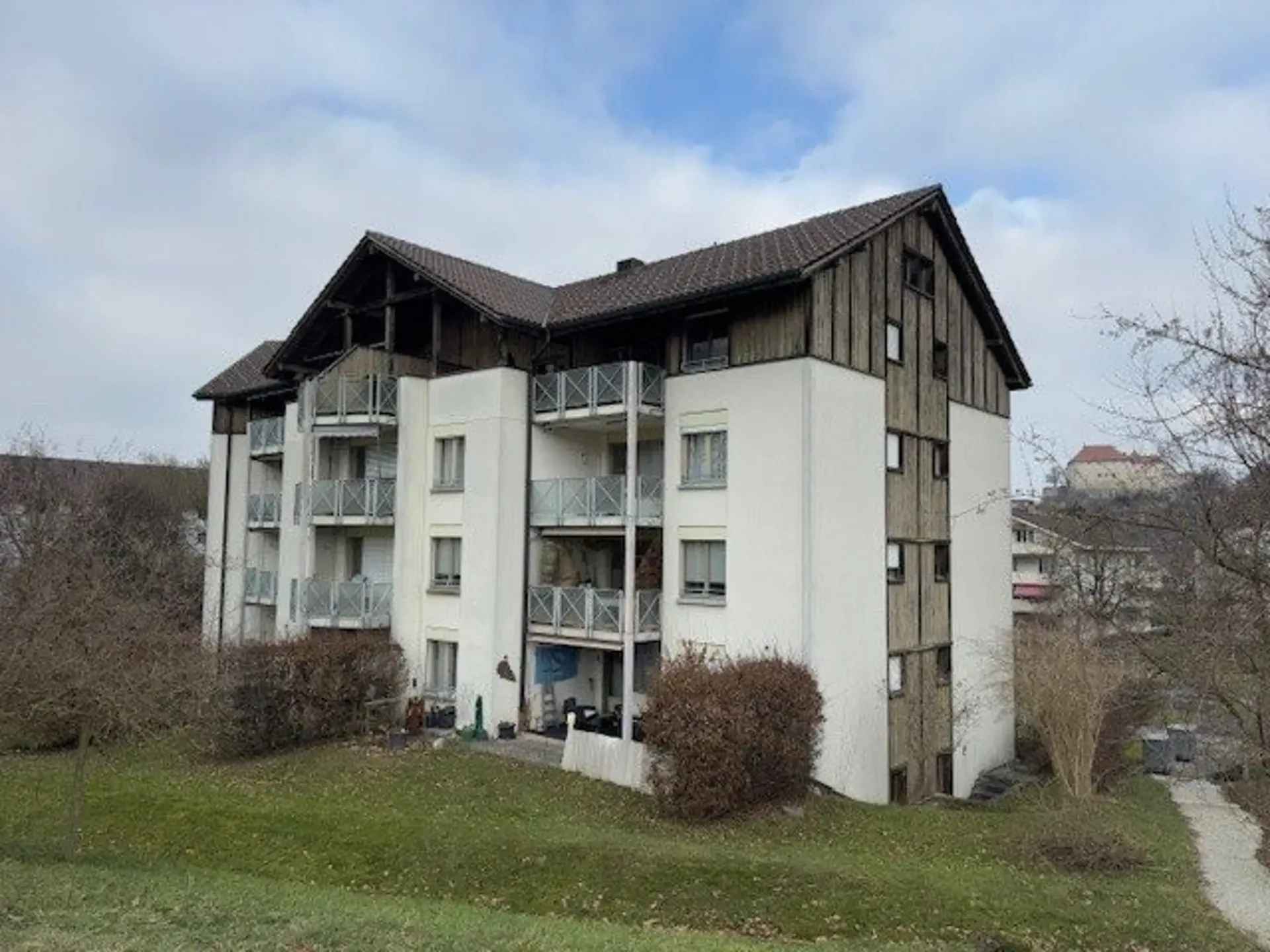 Bijoux in Laupen mit Sicht ins Grüne!