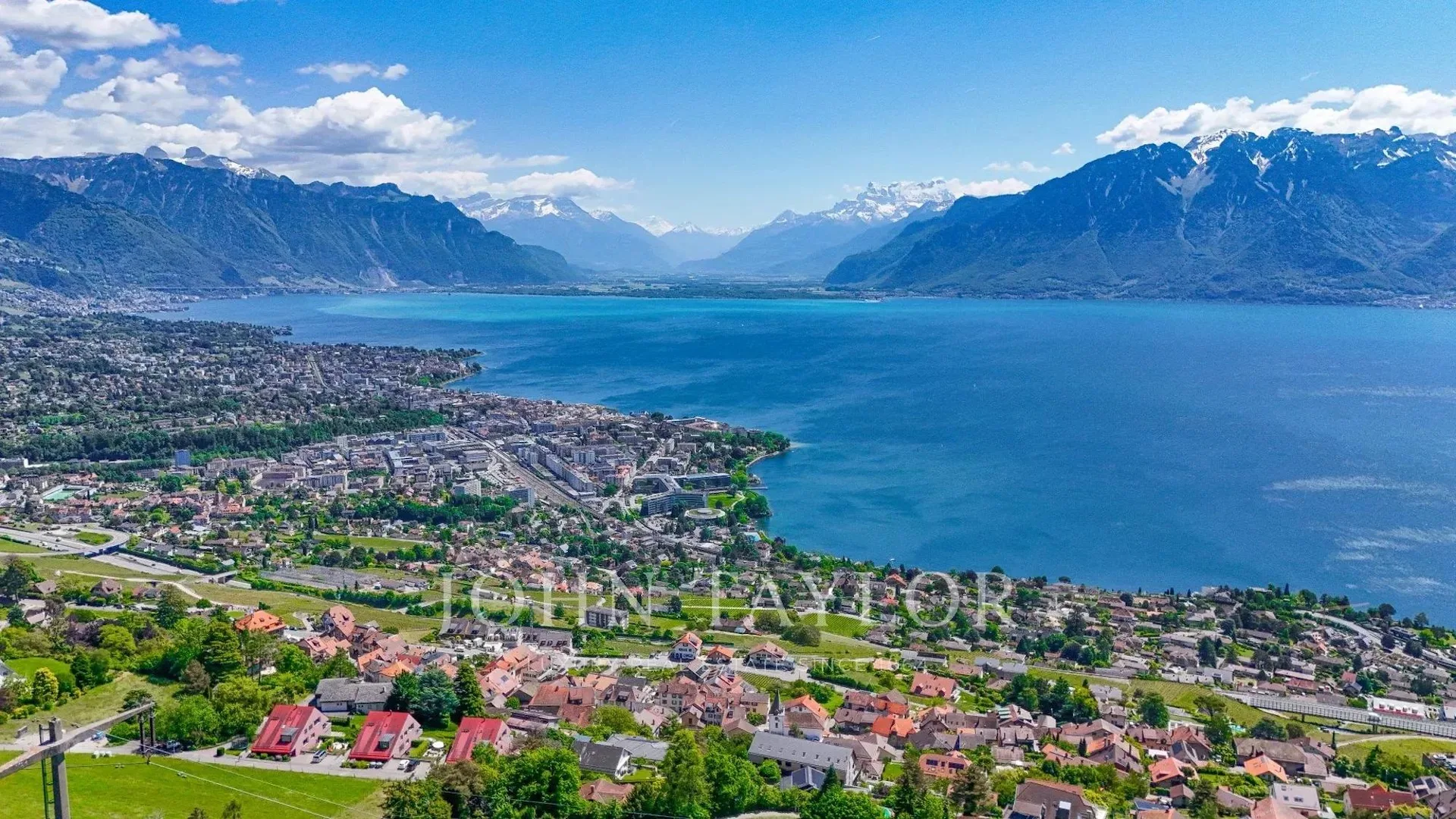 EXKLUSIVITÄT!! Geräumige Villa mit spektakulärer Panoramablick