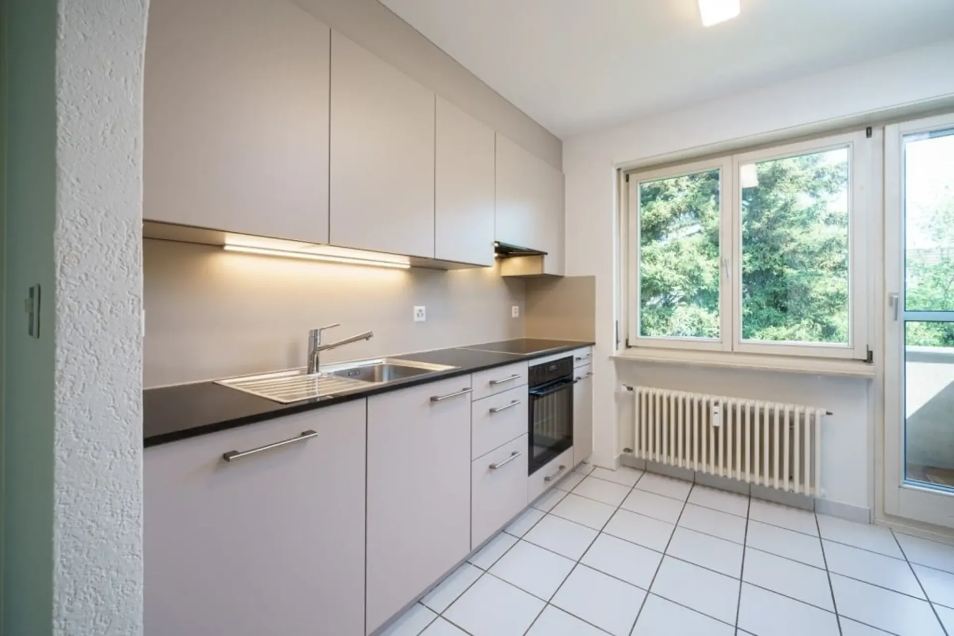 Charmante 4.5-Zimmer-Wohnung mit Balkon in Binningen