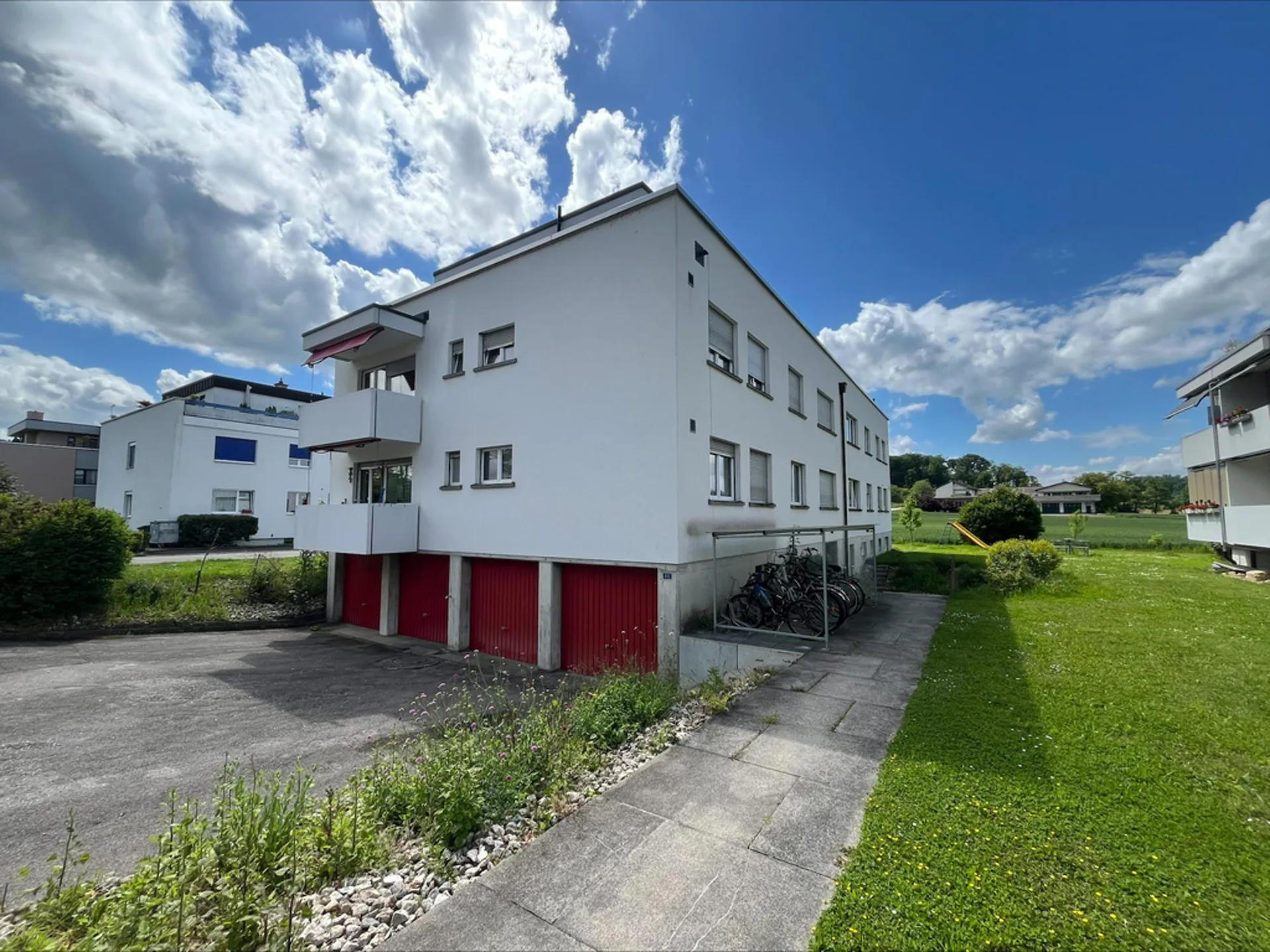 ATTRAKTIVE 4.5-ZIMMERWOHNUNG AN RUHIGER LAGE IN REINACH