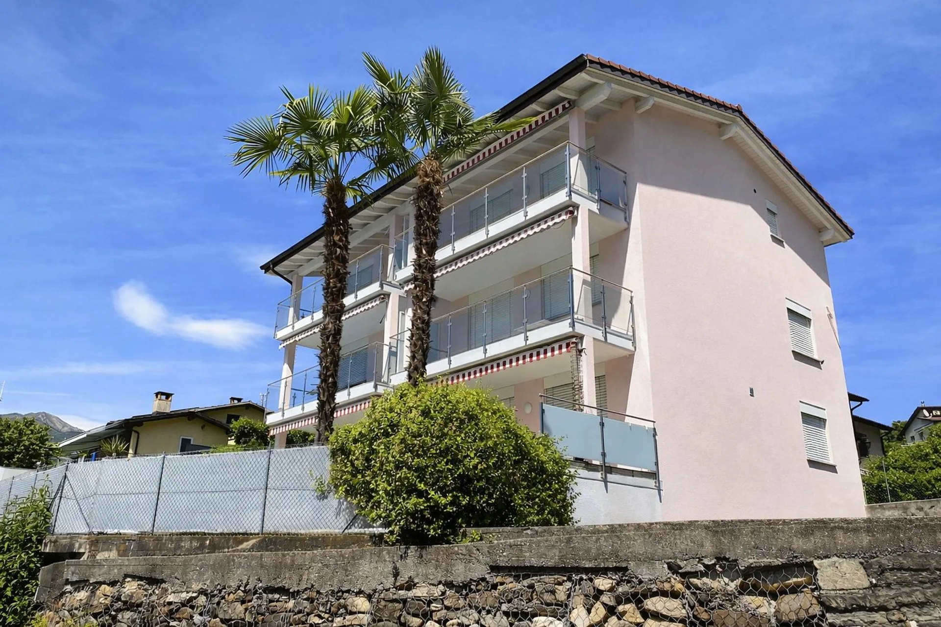 Charmante 4.5-Zimmer-Duplex-Wohnung mit Aussenschwimmbad