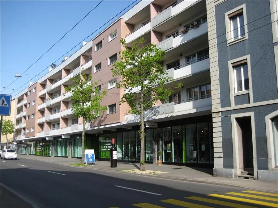 Grosszügige Wohnung Nähe Bözingenfeld!