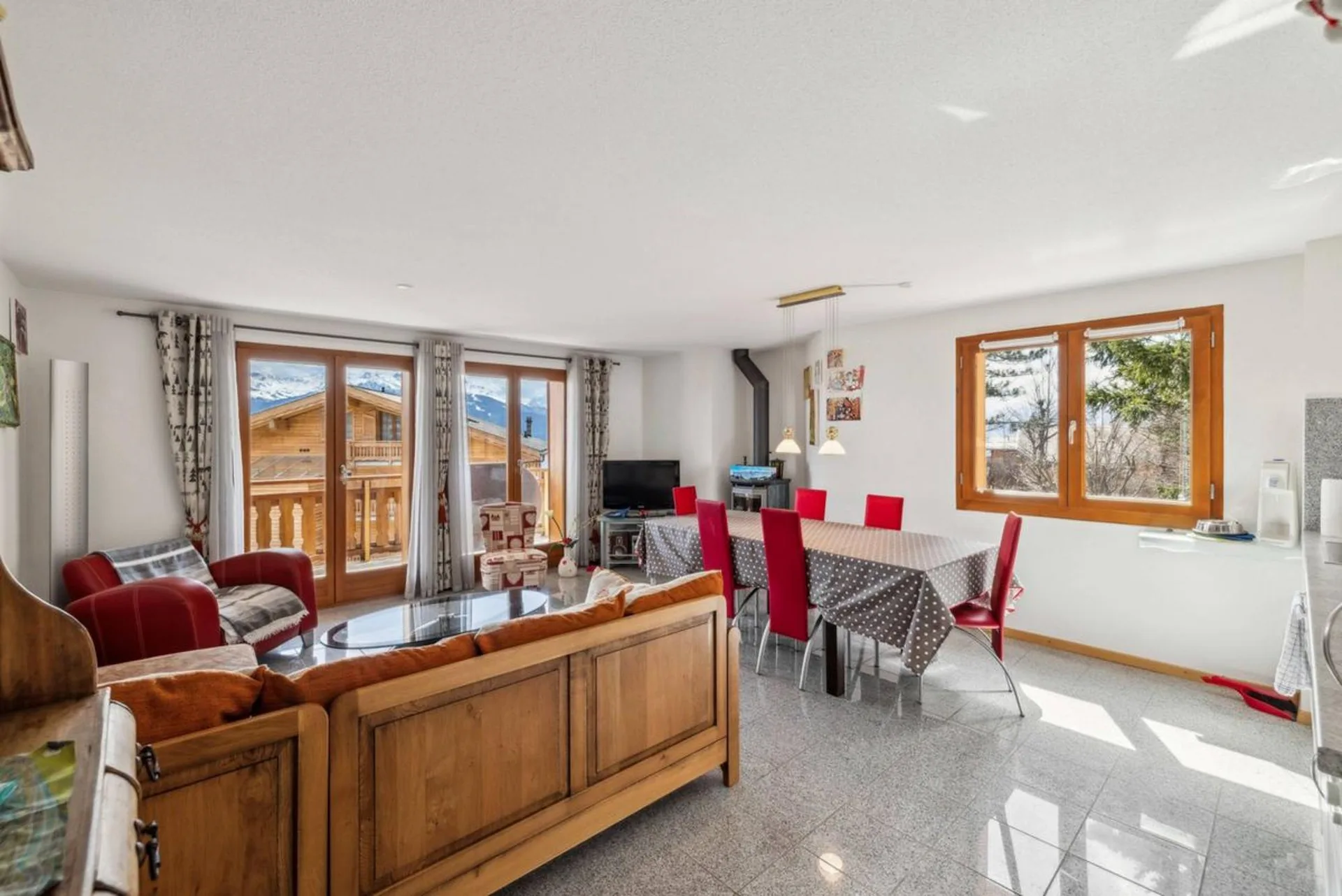 Grand appartement traversant de 5 pièces avec vue Alpes
