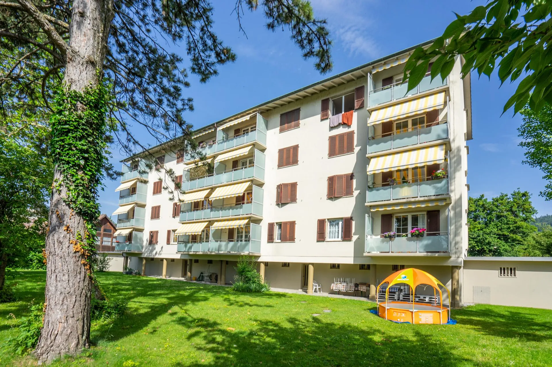 Helle Wohnung mit zwei Balkonen