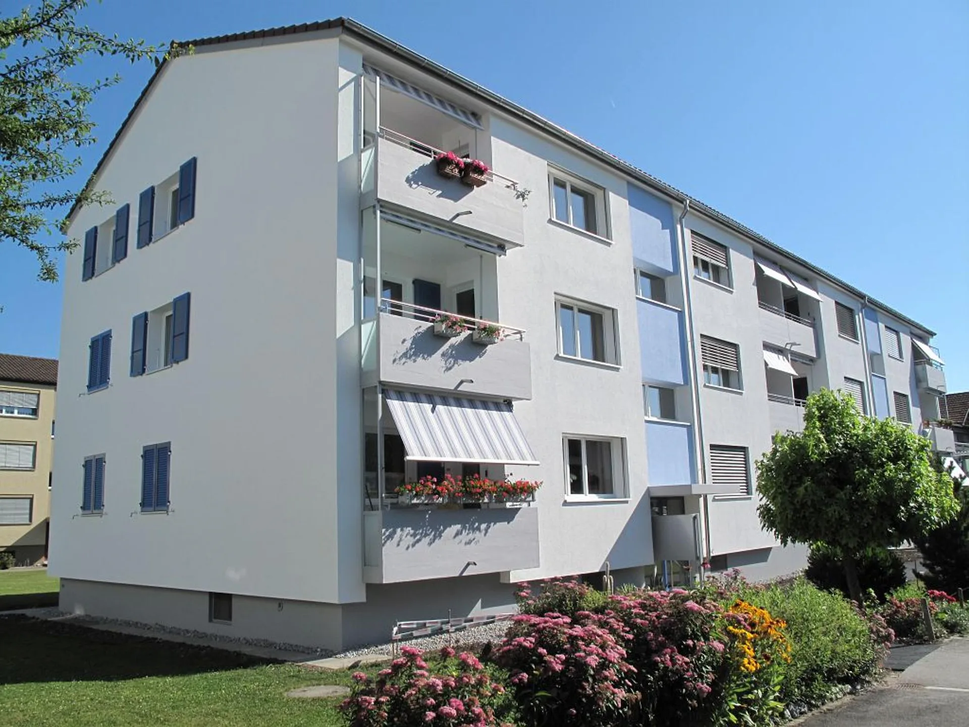 3.5-Zimmerwohnung, Parterre links