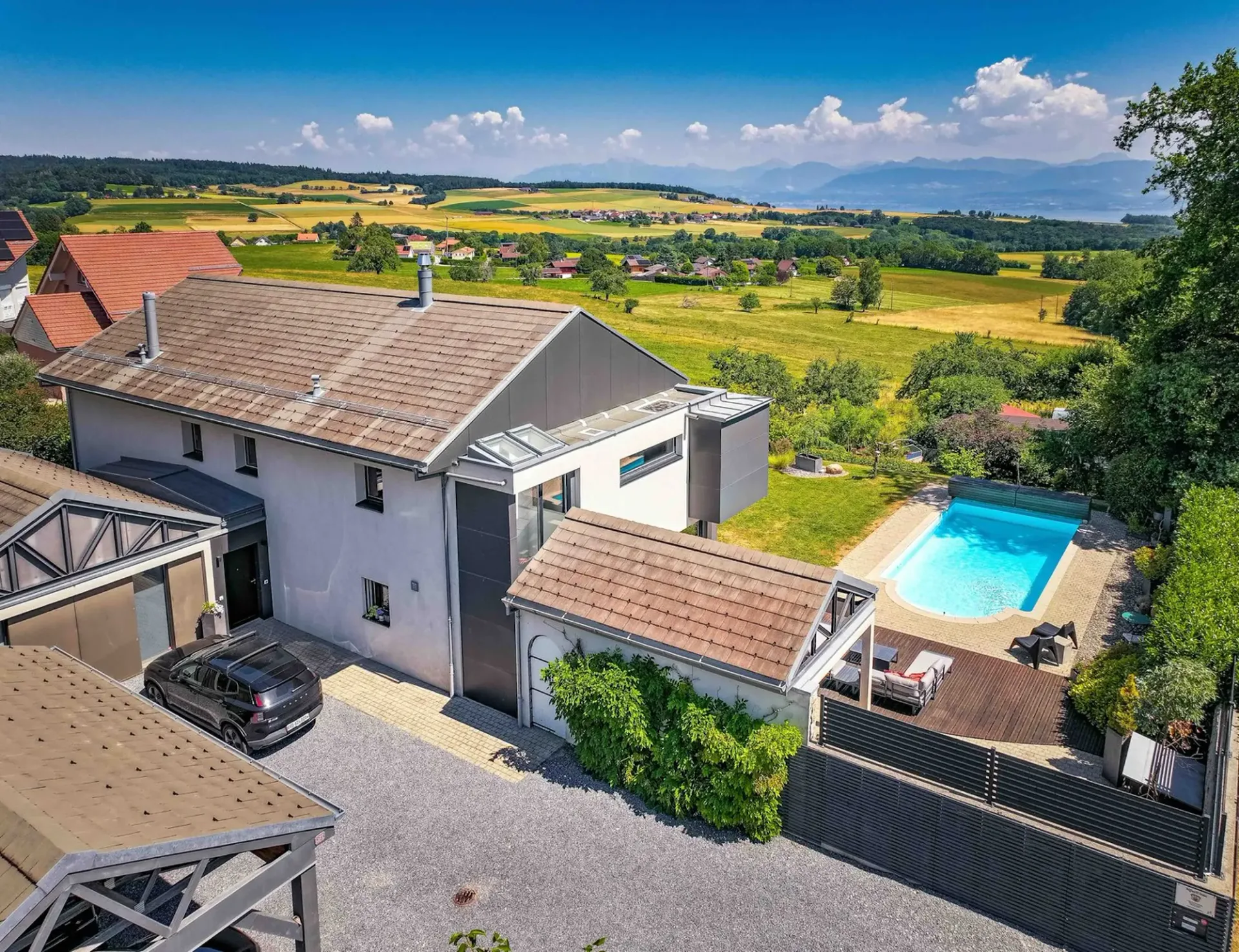 Très belle villa familiale, piscine et vue sur les hauteurs de Gland.