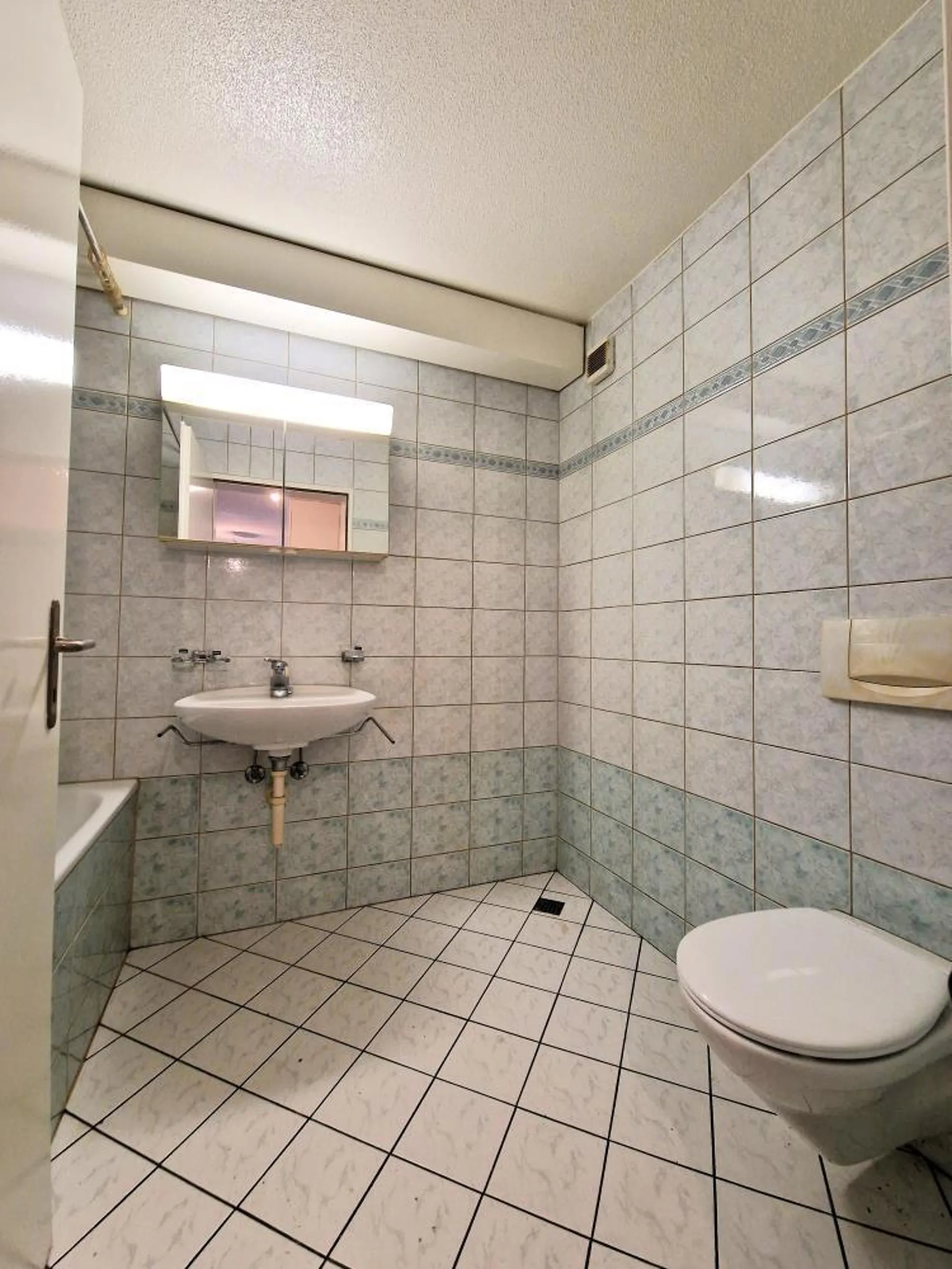 Geräumiges Studio sofort verfügbar