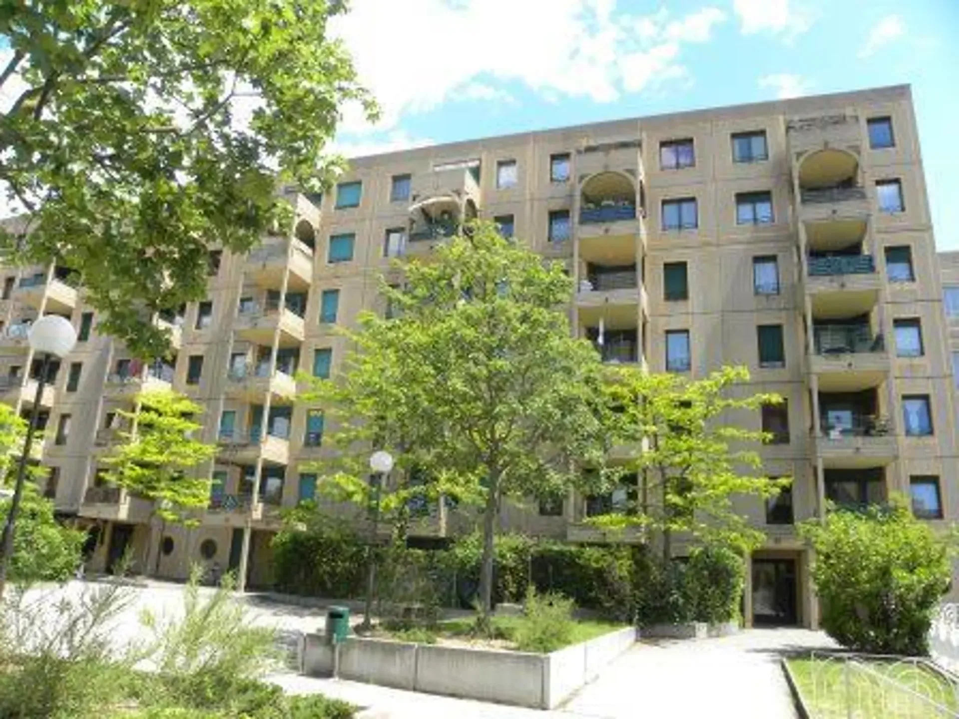 Helles Apartment in einer ruhigen und Wohngegend