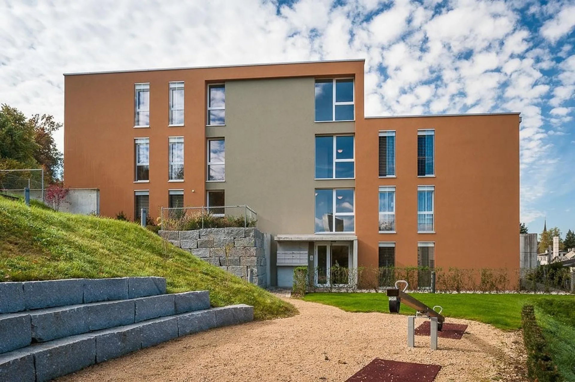 Appartamento con posto giardino moderno in una zona residenziale preferita