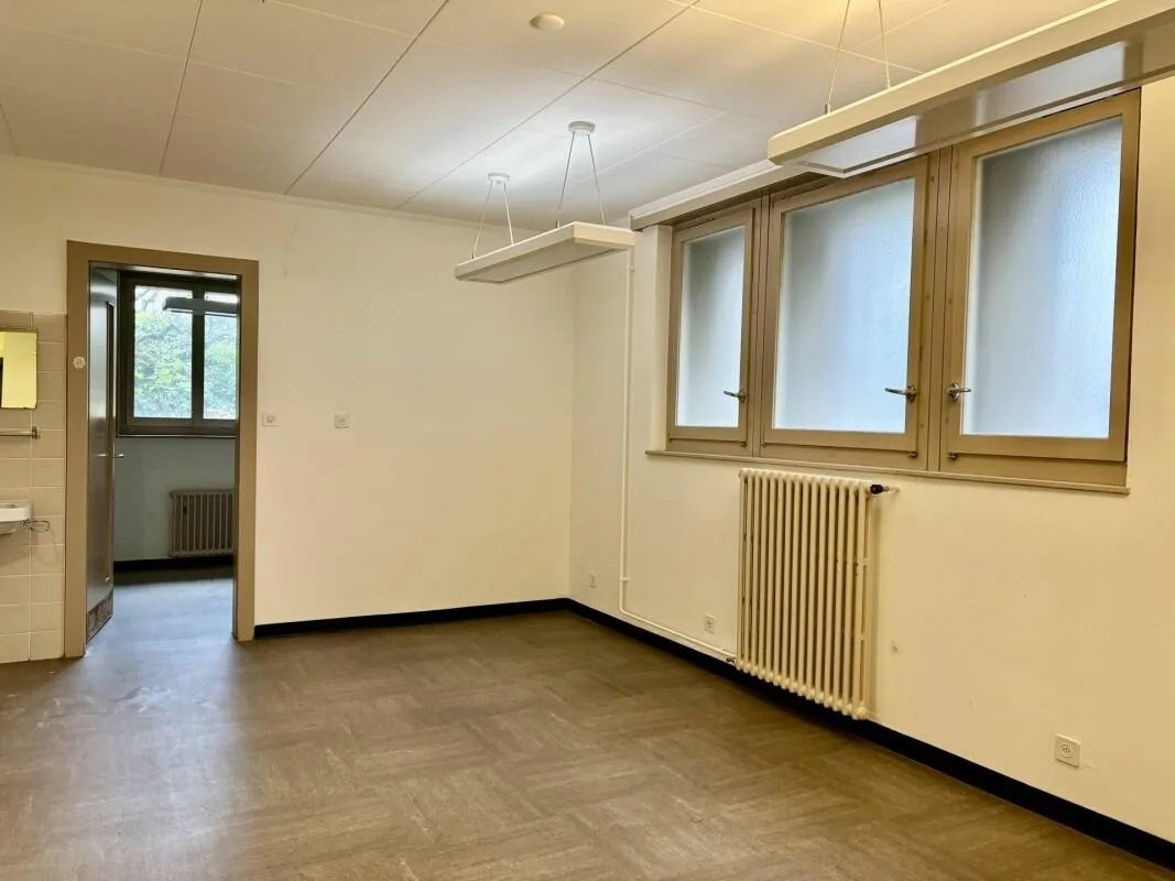 Au centre de Lausanne : Idéal pour bureaux ou physio / psy / thérapeutes etc..