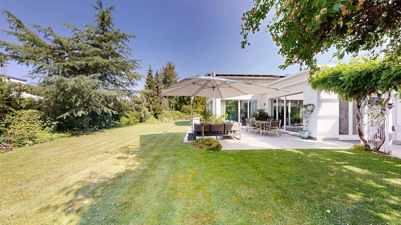 Exklusives 5-Zimmer-Einfamilienhaus mit Gartenparadies & Doppelgarage