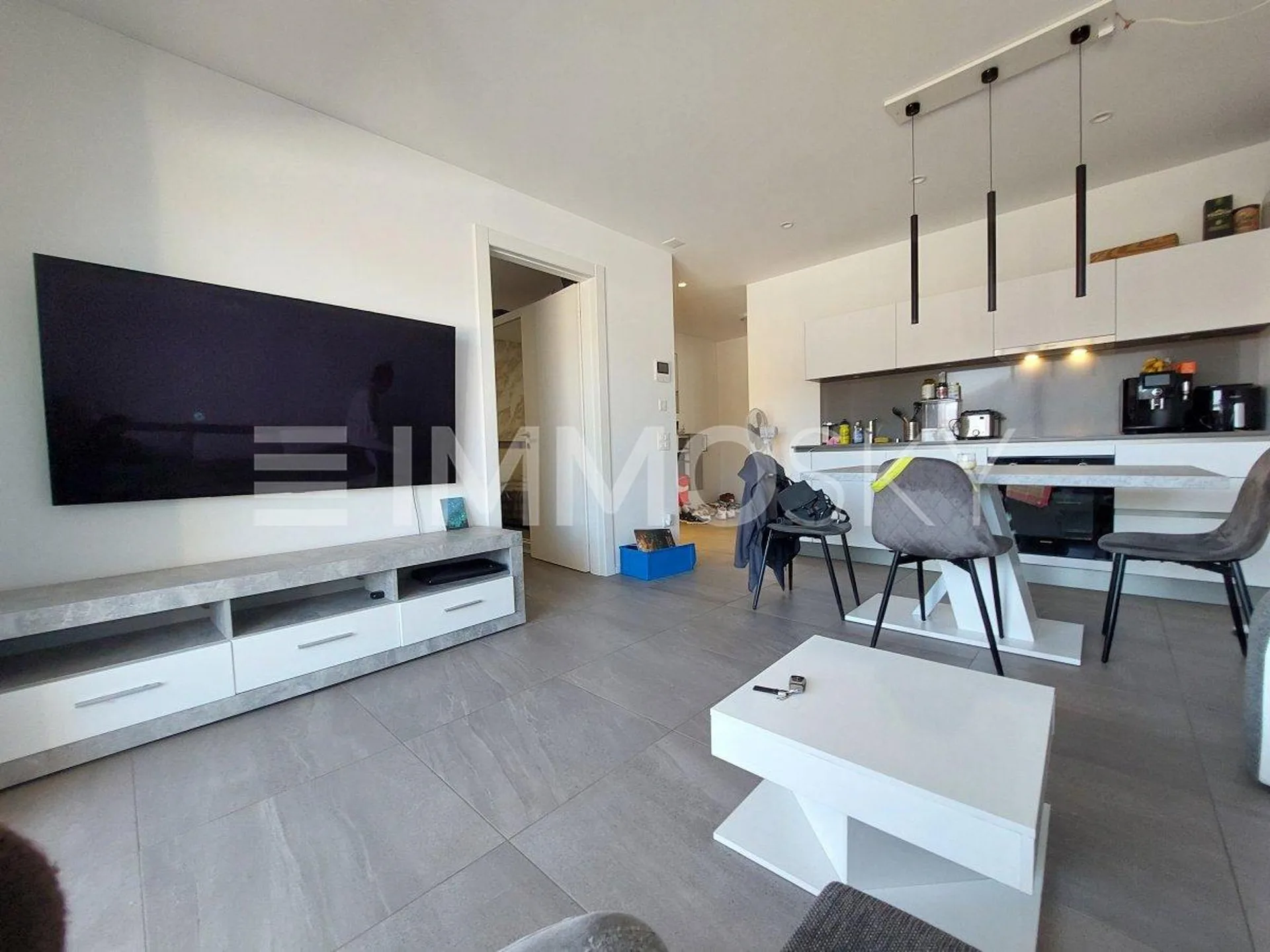 Central, spacious and sunny