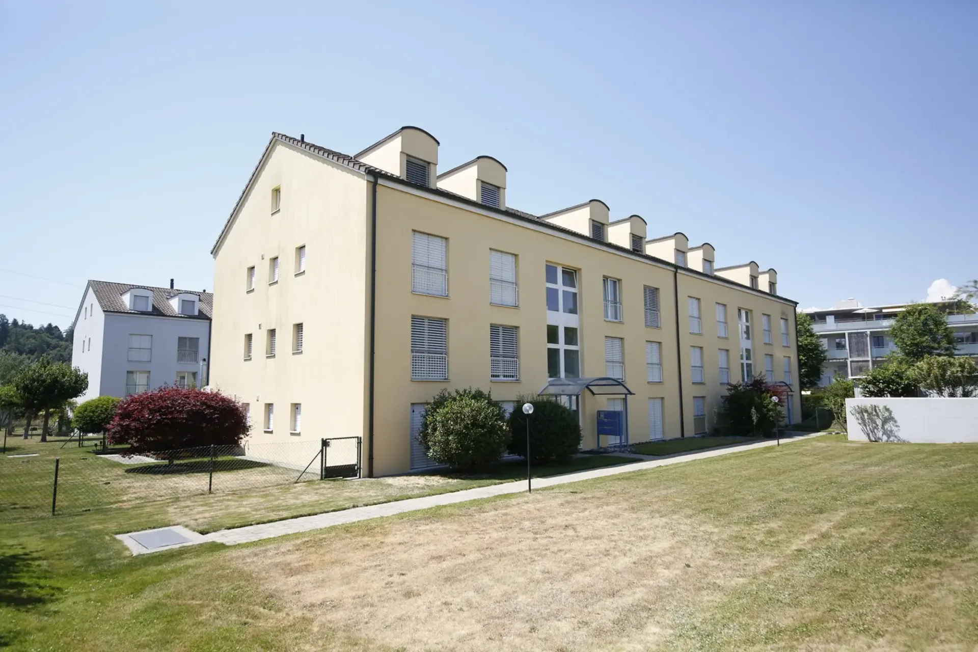 Frisch renovierte Wohnung in zentraler und ruhiger Lage in Hausen AG