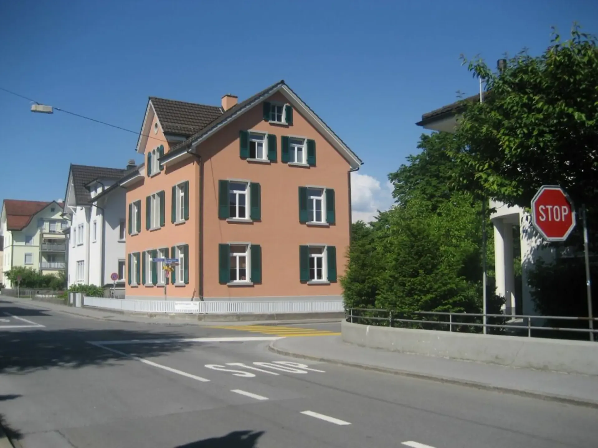 Charmante Altbauwohnung mit Wintergarten an zentraler Lage