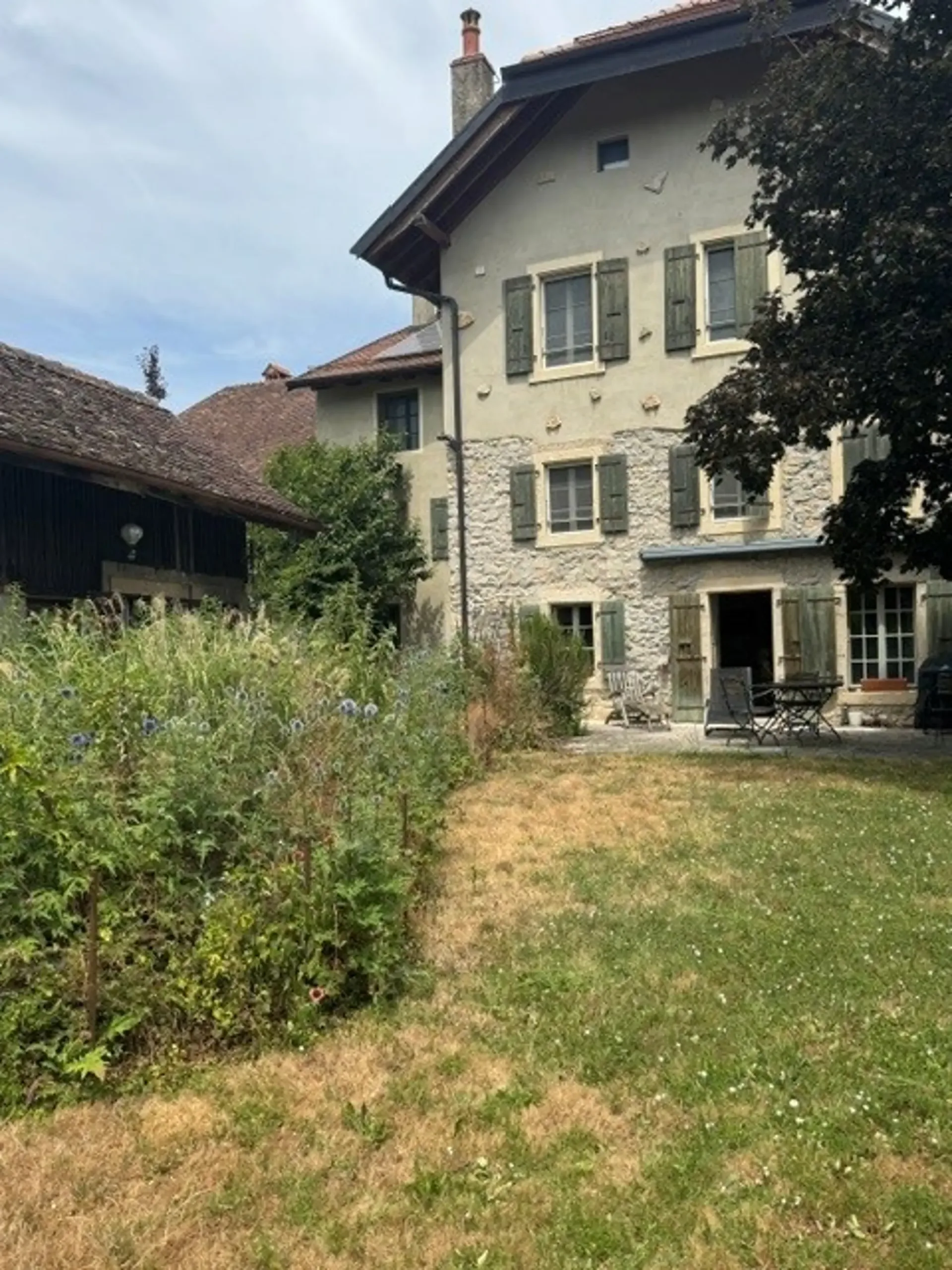 Charaktervolles renoviertes 7-Zimmer-Haus in Eclepens – Eine außergewöhnliche Erbschaft