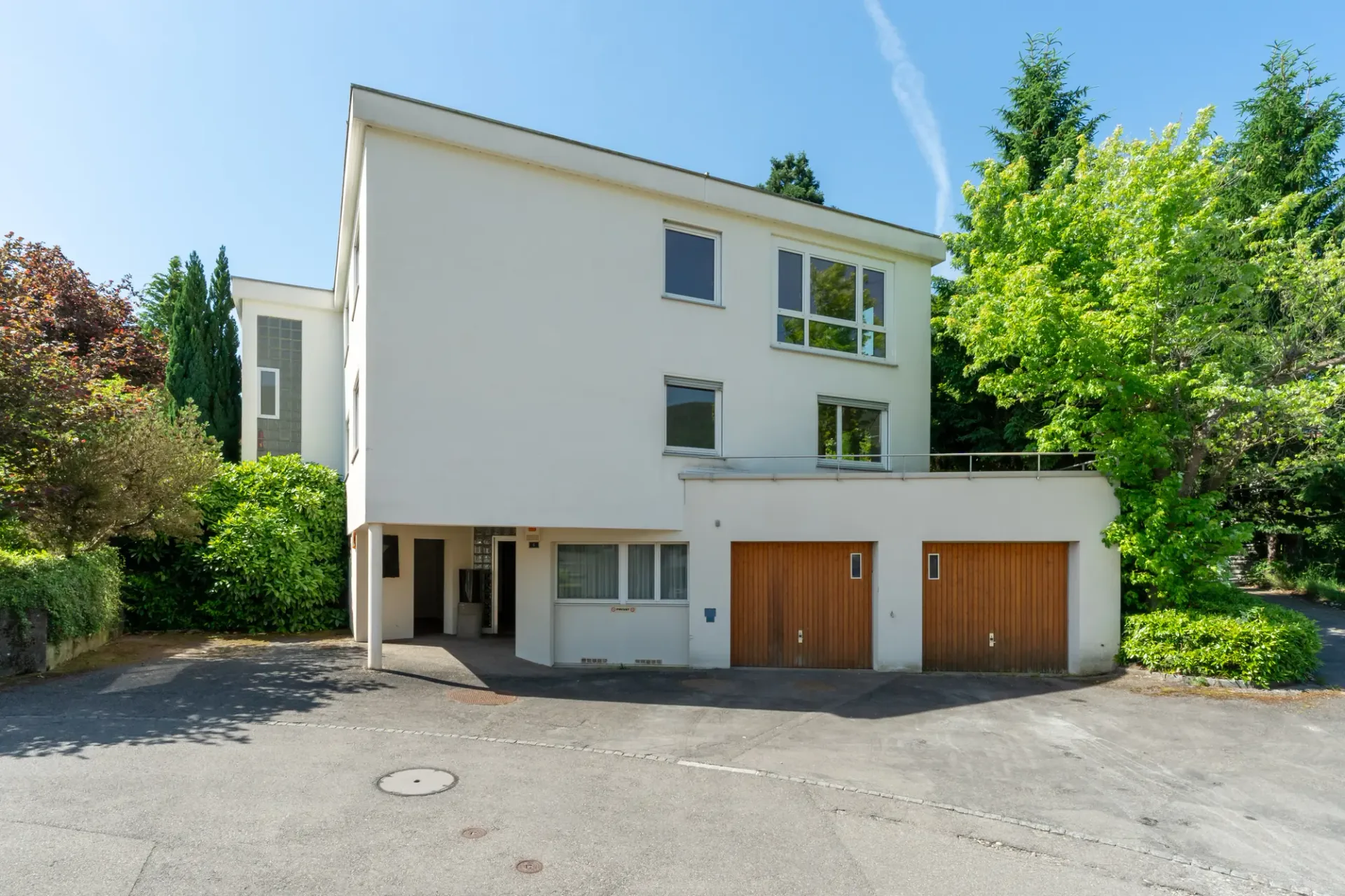 Attraktives Zweifamilienhaus mit vielseitigen Nutzungsmöglichkeiten