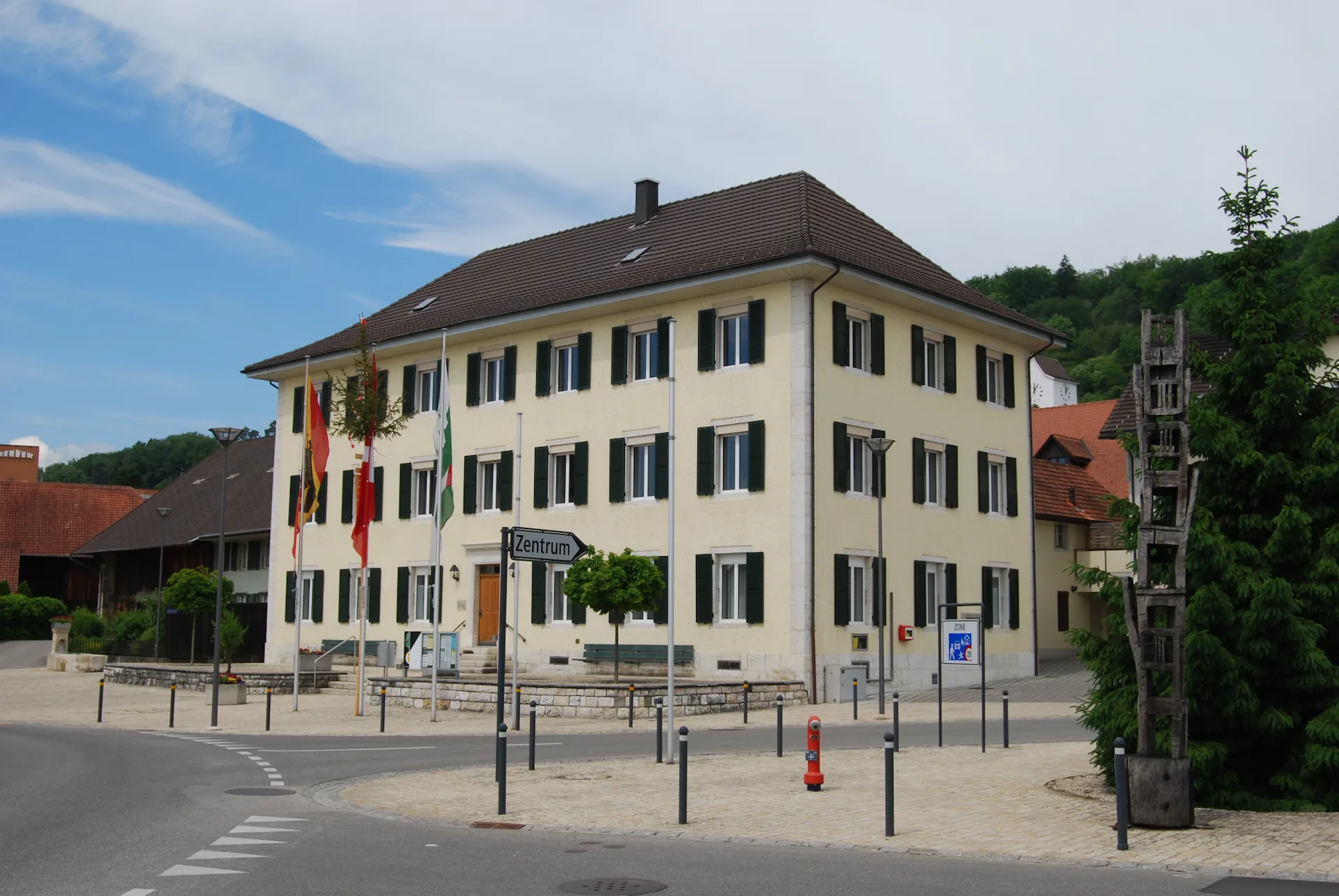 2543 Lengnau BE
