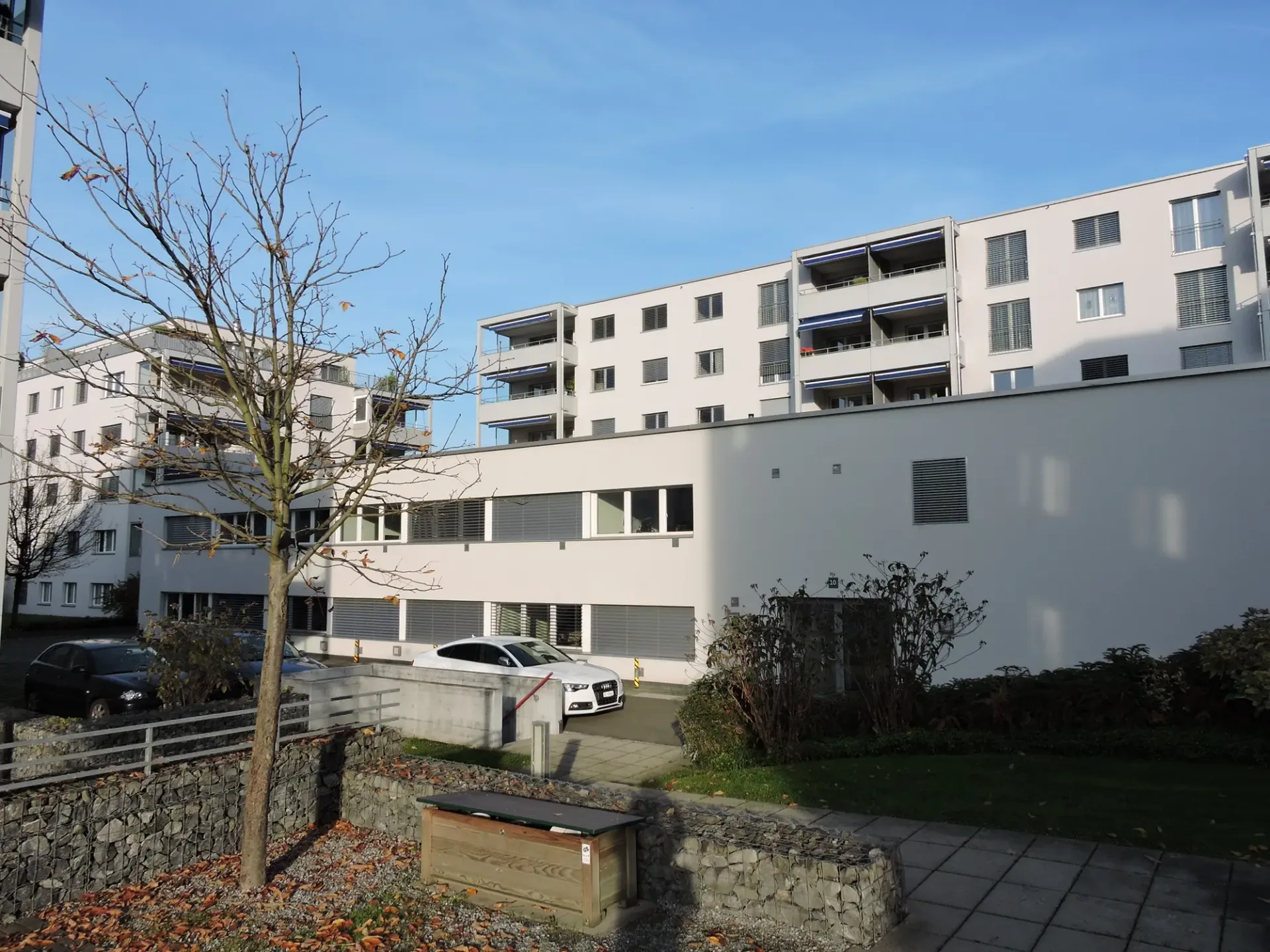 KLEIN aber FEIN - Ihr neuer Arbeitsplatz mitten in Pfäffikon SZ