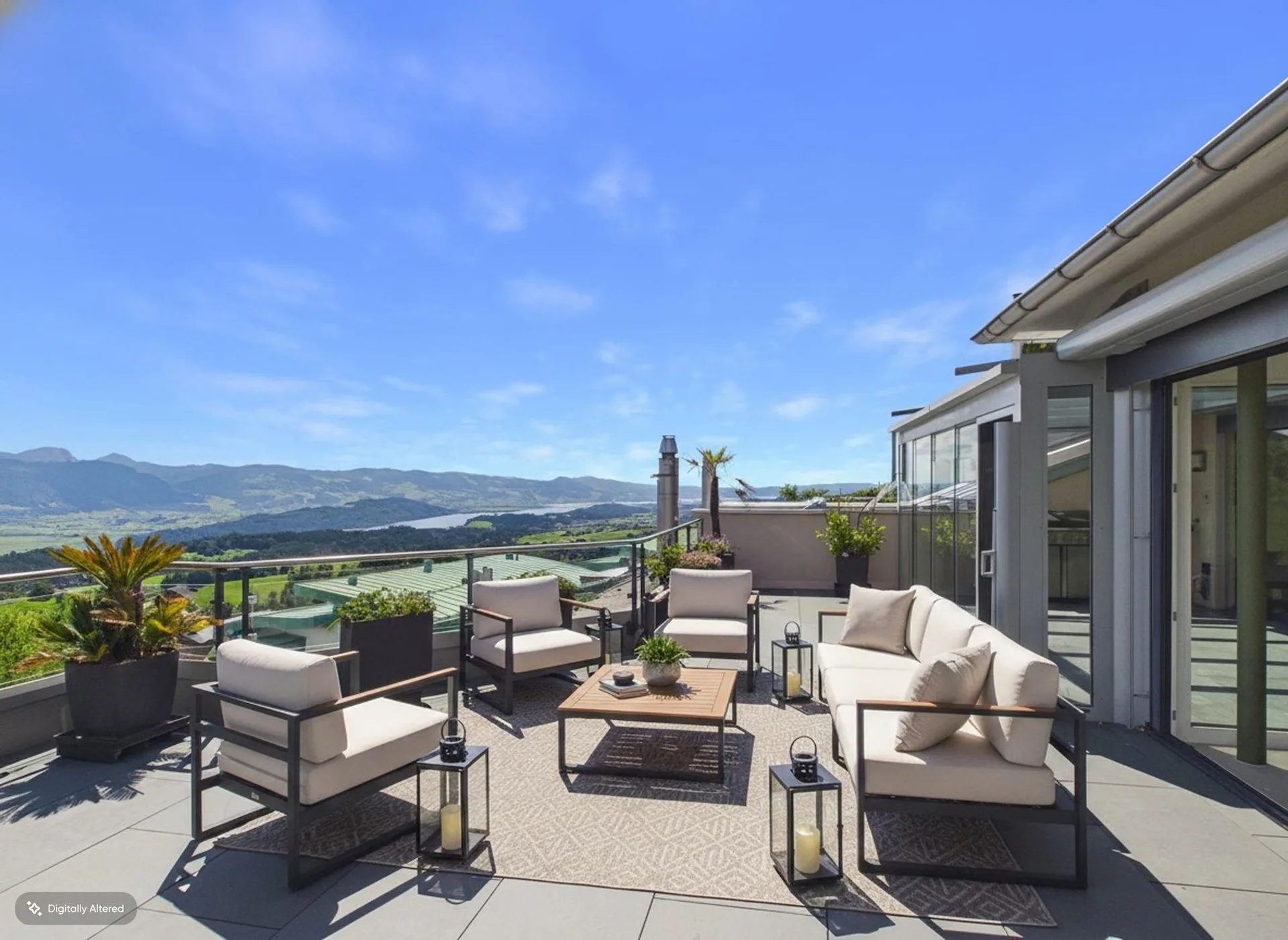 Exklusive Terrassenwohnung an wunderschöner Lage mit freier Sicht auf die Berge, die Linthebene und den Zürichsee