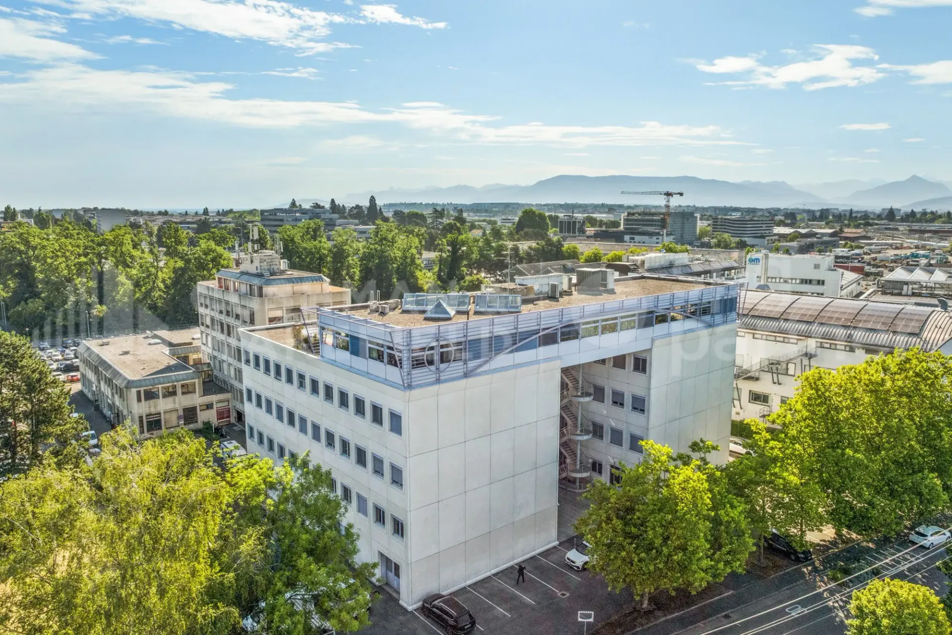 Büroflächen mit Glasfaser, Lieferung und Parkplätzen in Meyrin - Grand-Puits 42