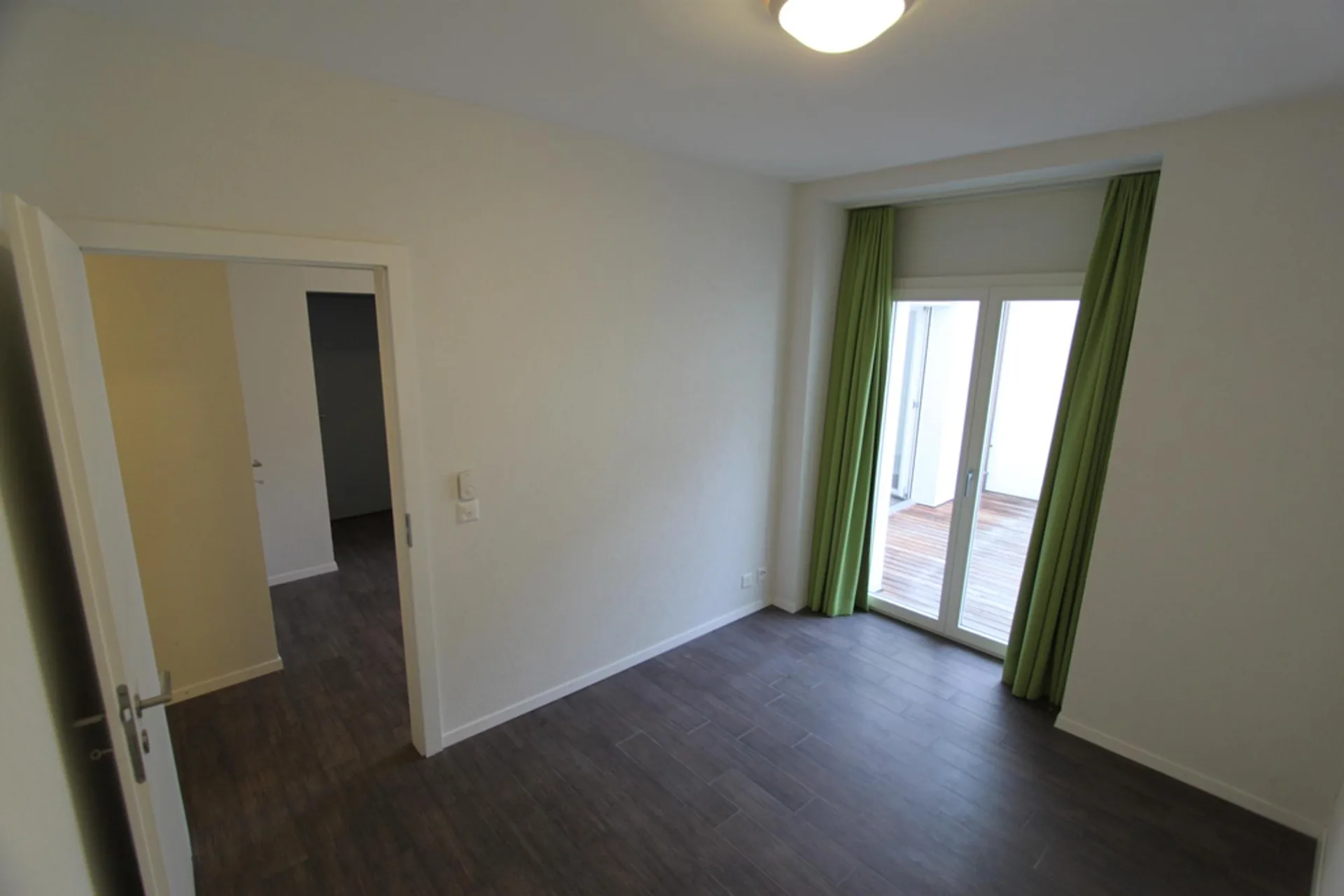 2,5 Zimmer und hell mit Loggia