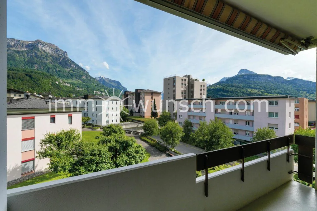 Helle 4 ½ Zi. Dach-Eigentumswg., mit Balkon, schöner Bergsicht und ...