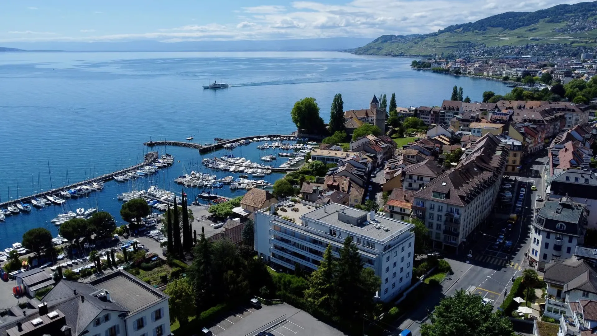 Seeblick, Hafen und Schloss - Charmantes 3.5-Zimmer-Apartment im Herzen von La Tour-de-Peilz!